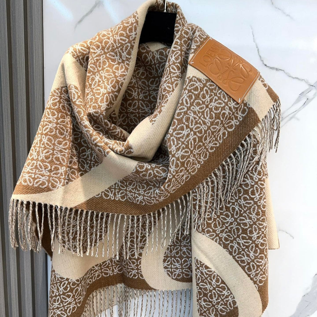 LOEWE ANAGRAM WOOL JACQUARD BLANKET SHAWL 140 CM CAMEL BEIGE 413661