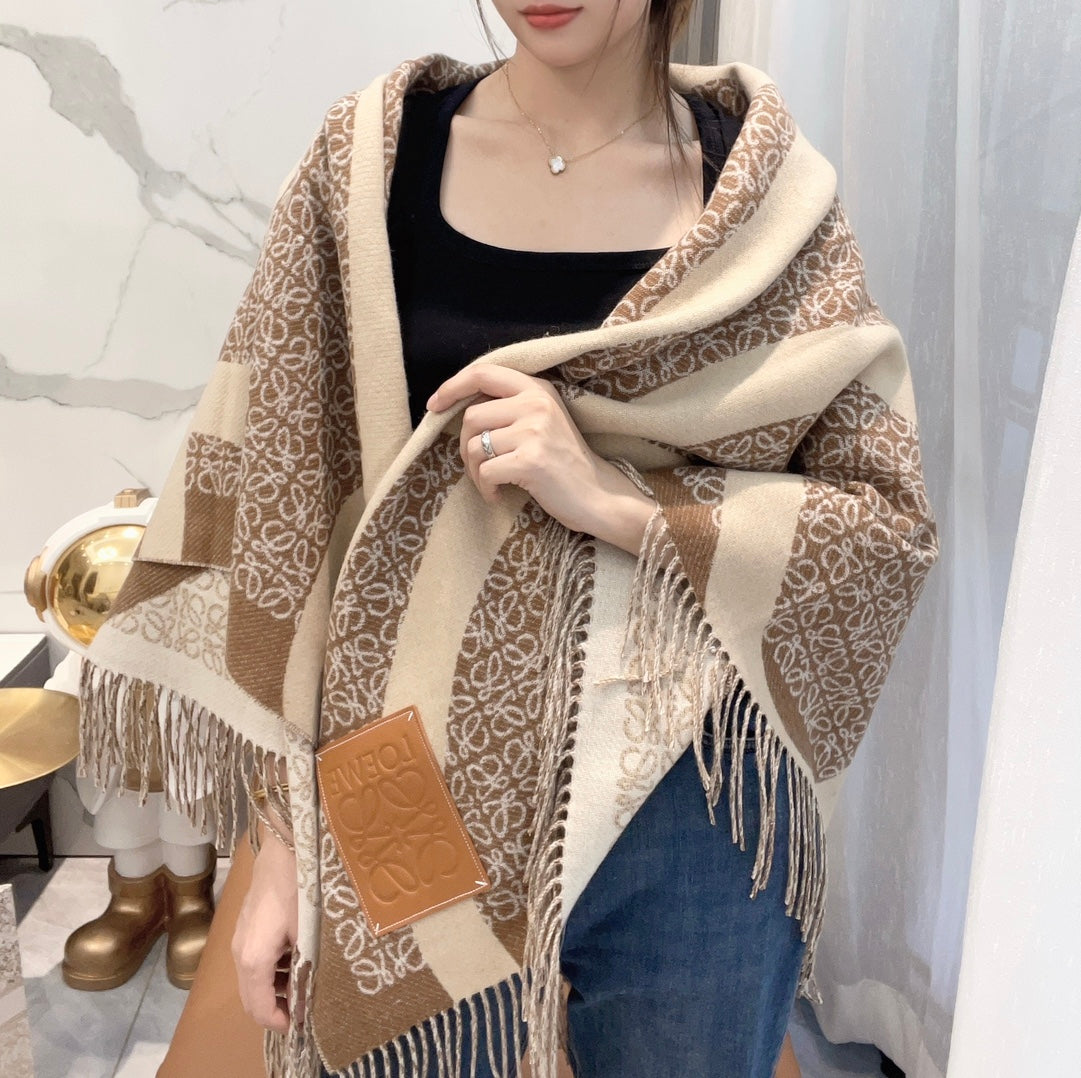 LOEWE ANAGRAM WOOL JACQUARD BLANKET SHAWL 140 CM CAMEL BEIGE 413661