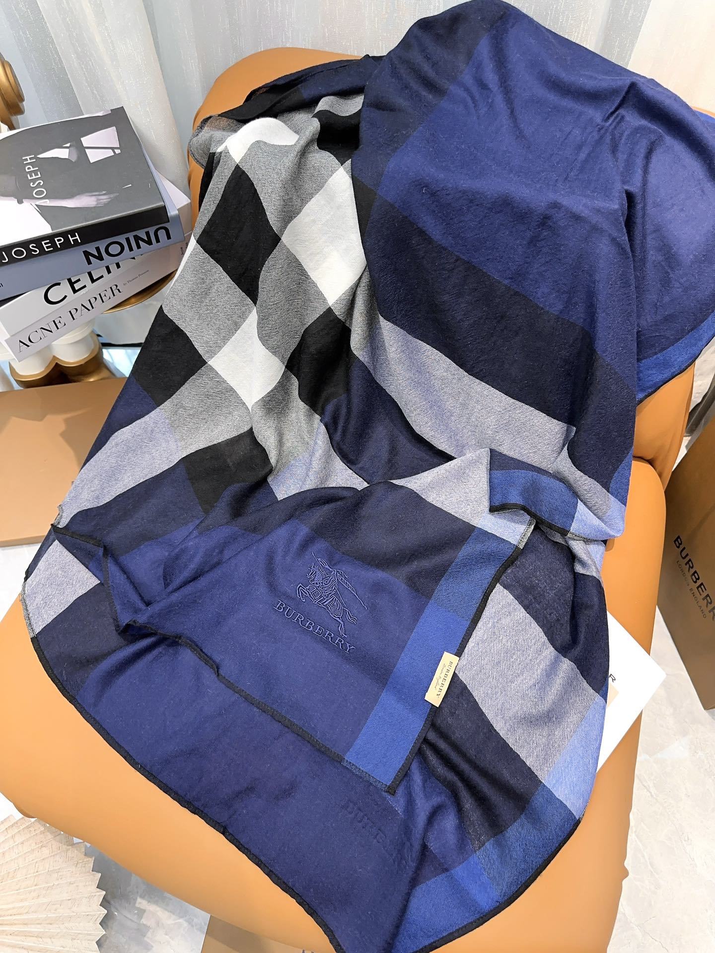 BURBERRY SCARF 200 CM IN NAVY BLUE CASHMERE 402263