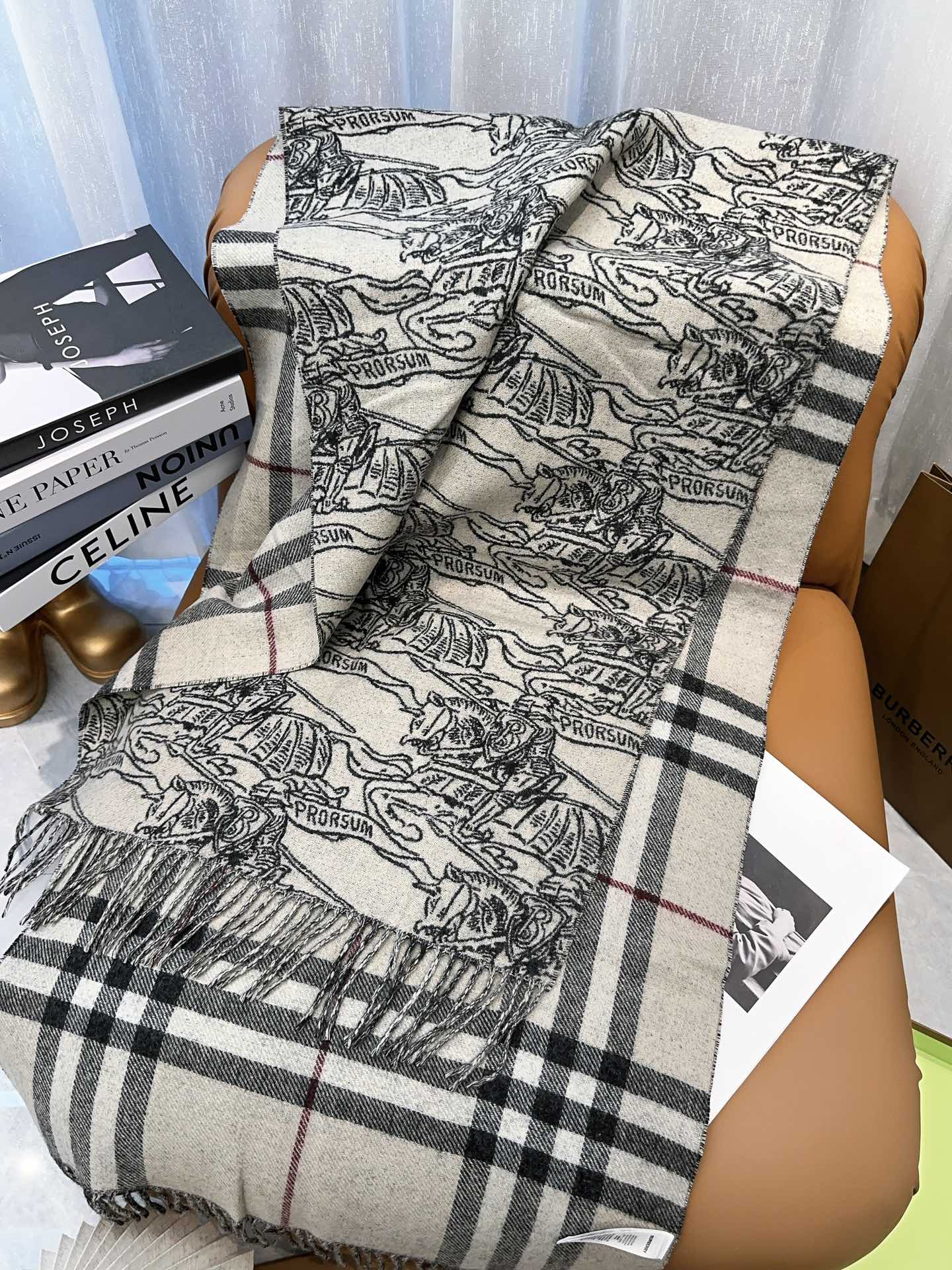 BURBERRY SCARF 210 CM IN WHITE MIX BLACK CASHMERE 408617