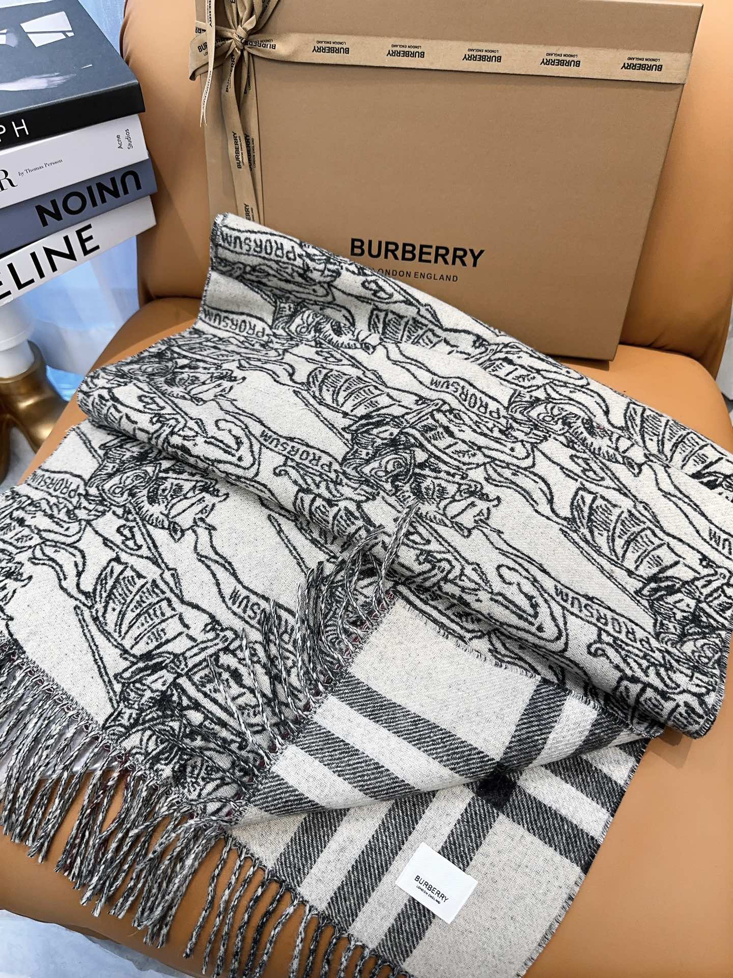 BURBERRY SCARF 210 CM IN WHITE MIX BLACK CASHMERE 408617