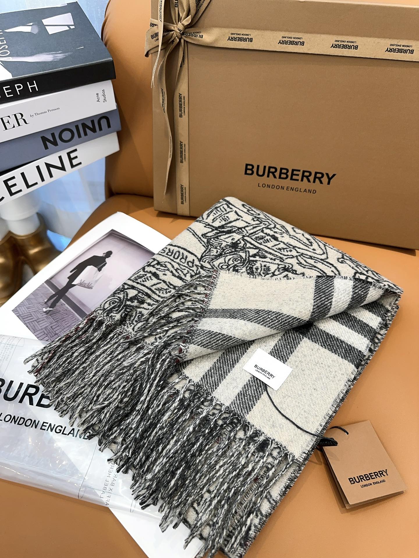 BURBERRY SCARF 210 CM IN WHITE MIX BLACK CASHMERE 408617