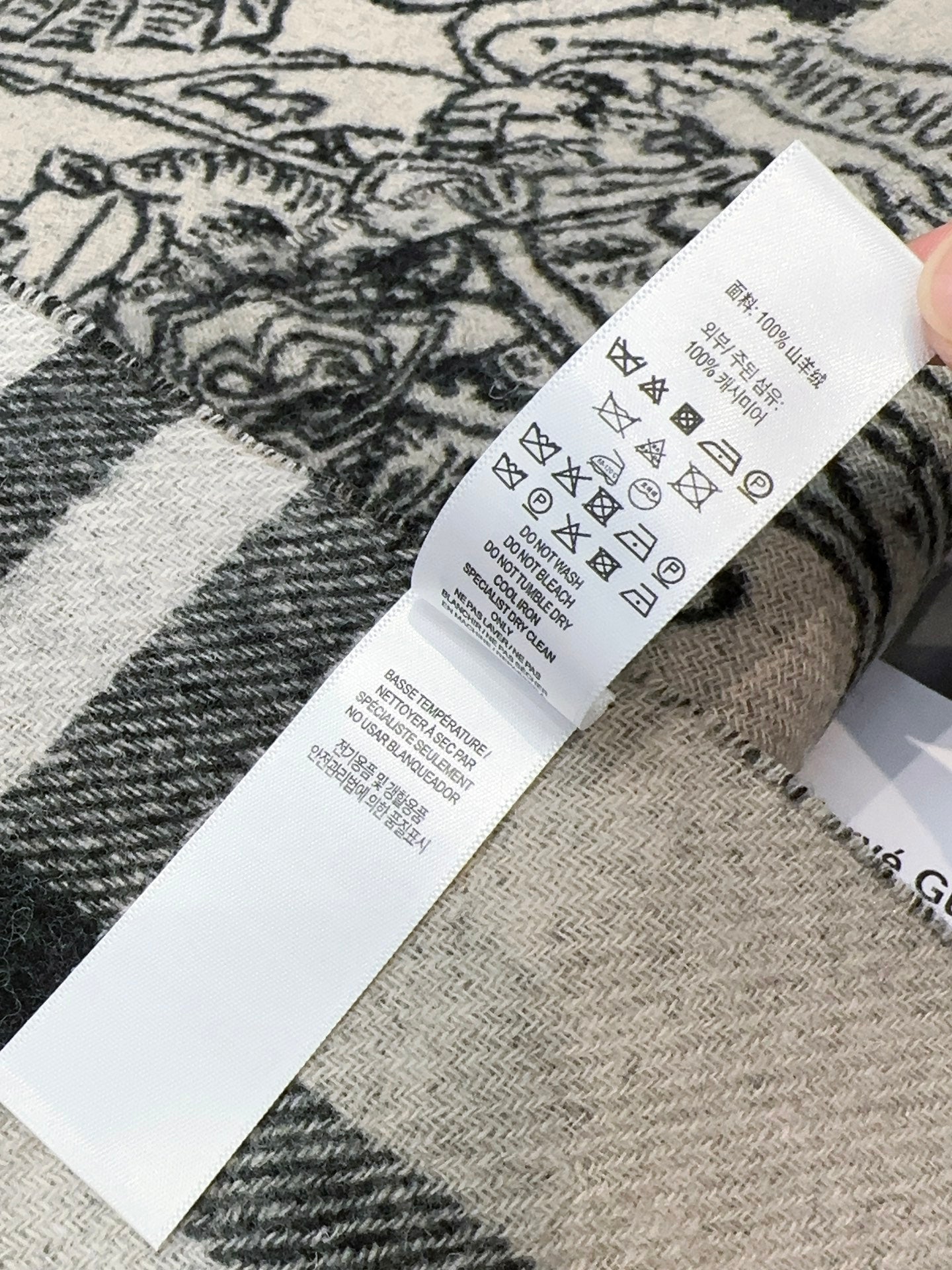 BURBERRY SCARF 210 CM IN WHITE MIX BLACK CASHMERE 408617