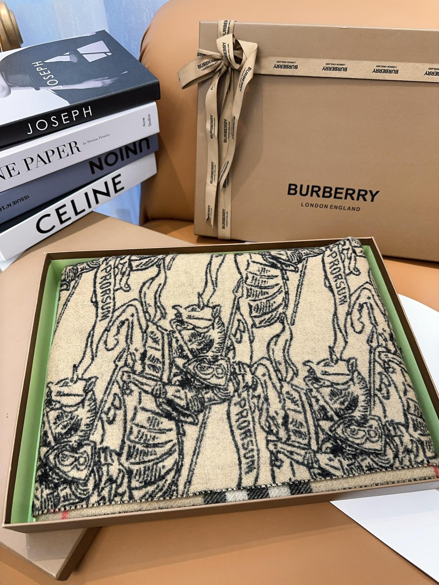 BURBERRY SCARF 210 CM IN CAMEL BEIGE MIX BLACK CASHMERE 408618