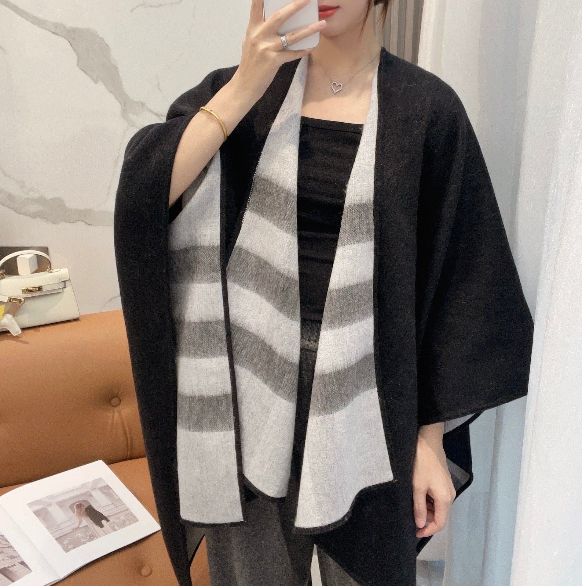 BURBERRY REVERSIBLE CHECK CASHMERE CAPE BLACK AND LIGHT GRAY 410135