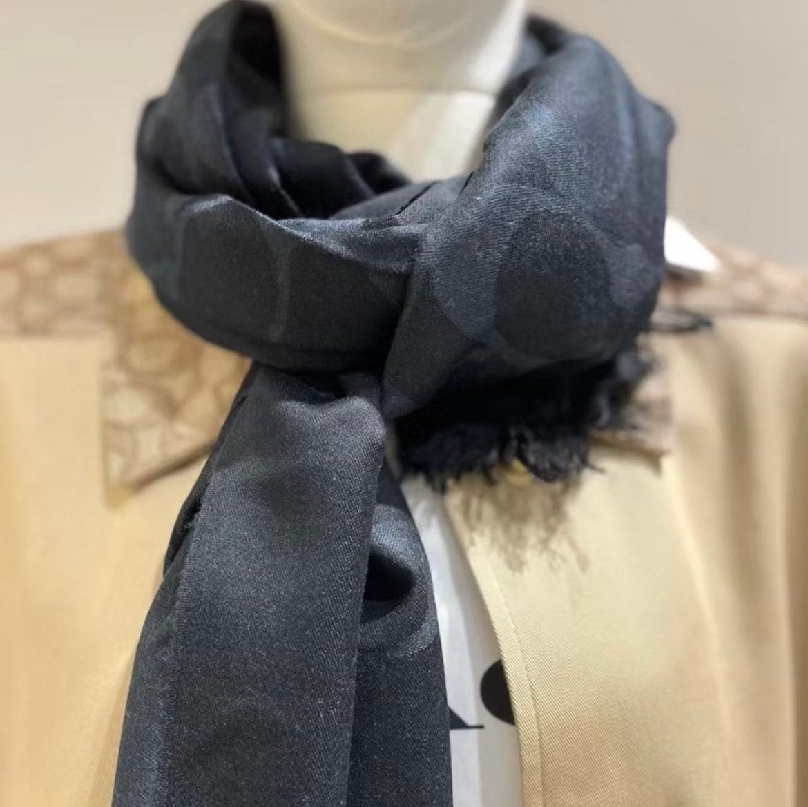 COACH LONG SCARF 195 CM IN BLACK CASHMERE 332742