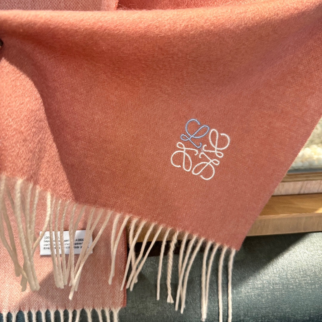 LOEWE SCARF 180 CM IN BLUSH PINK CASHMERE 407385