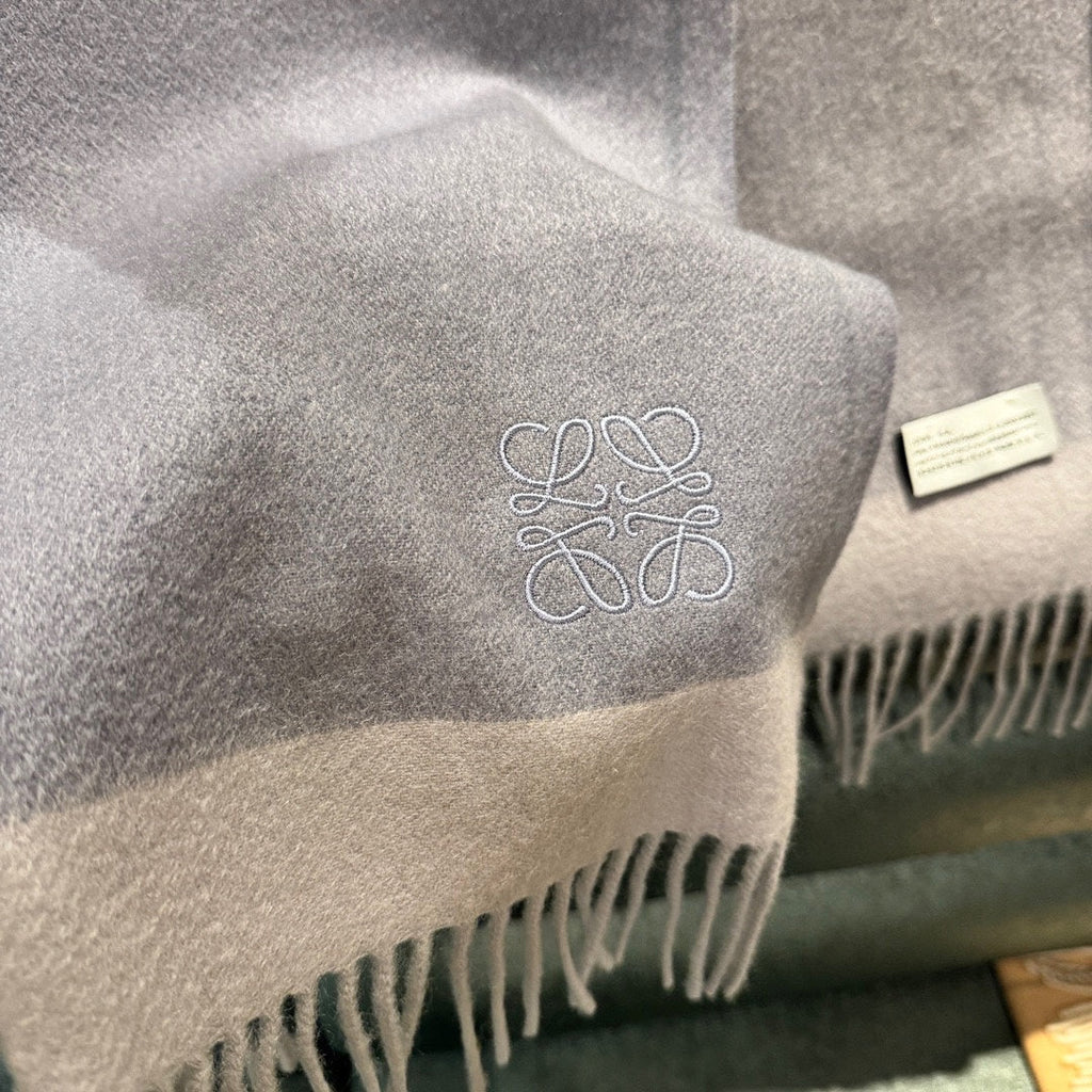 LOEWE SCARF 180 CM IN MACAROON BEIGE CASHMERE 407394