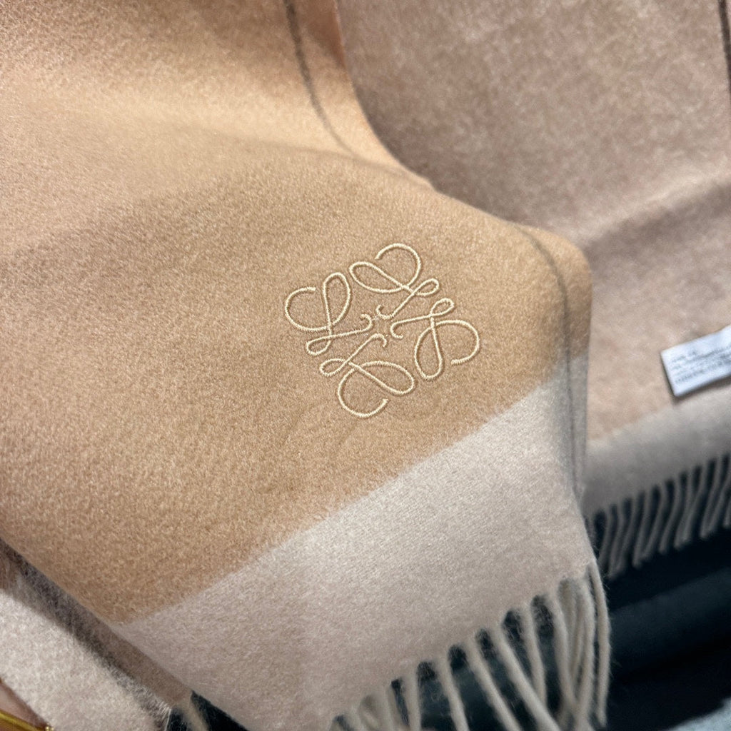 LOEWE SCARF 180 CM IN MACAROON BEIGE CASHMERE 407394