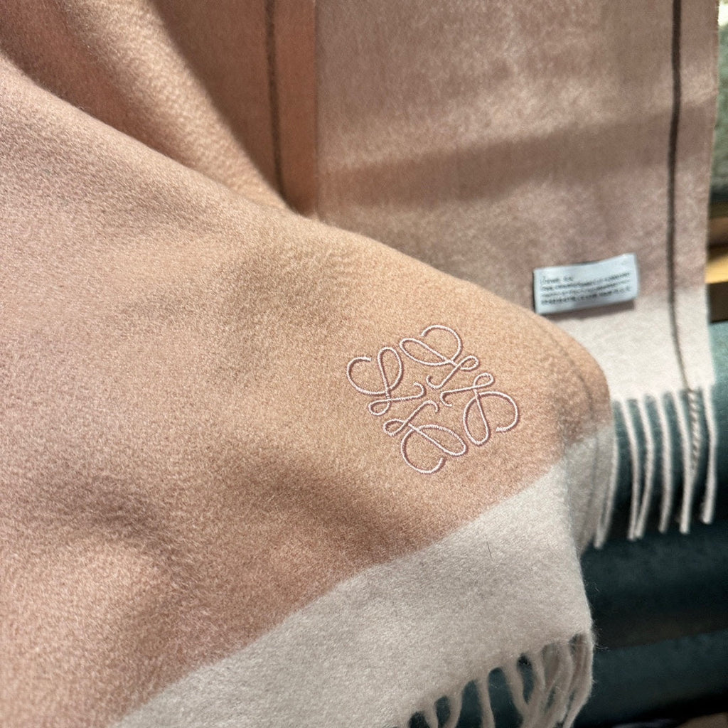 LOEWE SCARF 180 CM IN DESERT SAND CASHMERE 407397