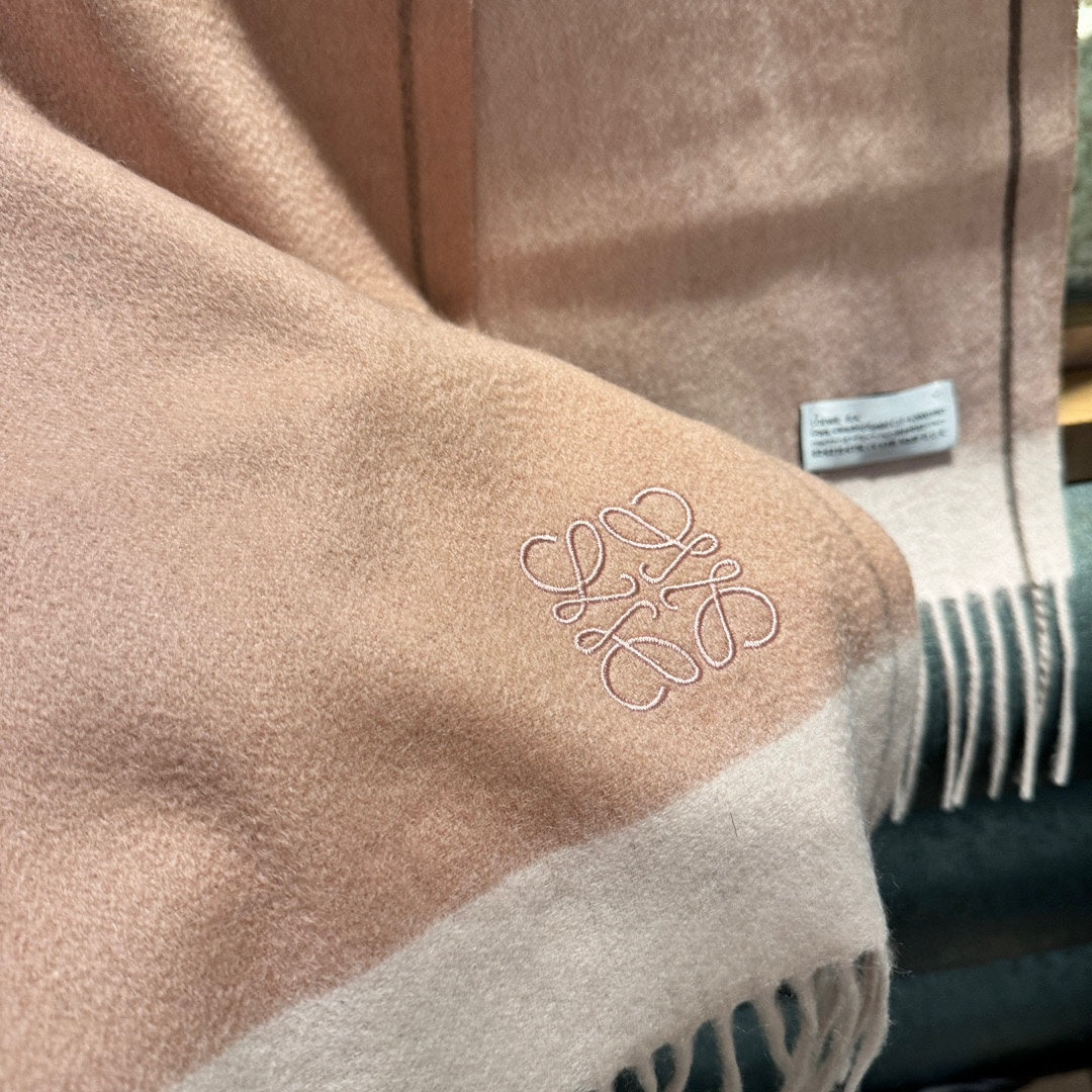 LOEWE SCARF 180 CM IN DESERT SAND CASHMERE 407397