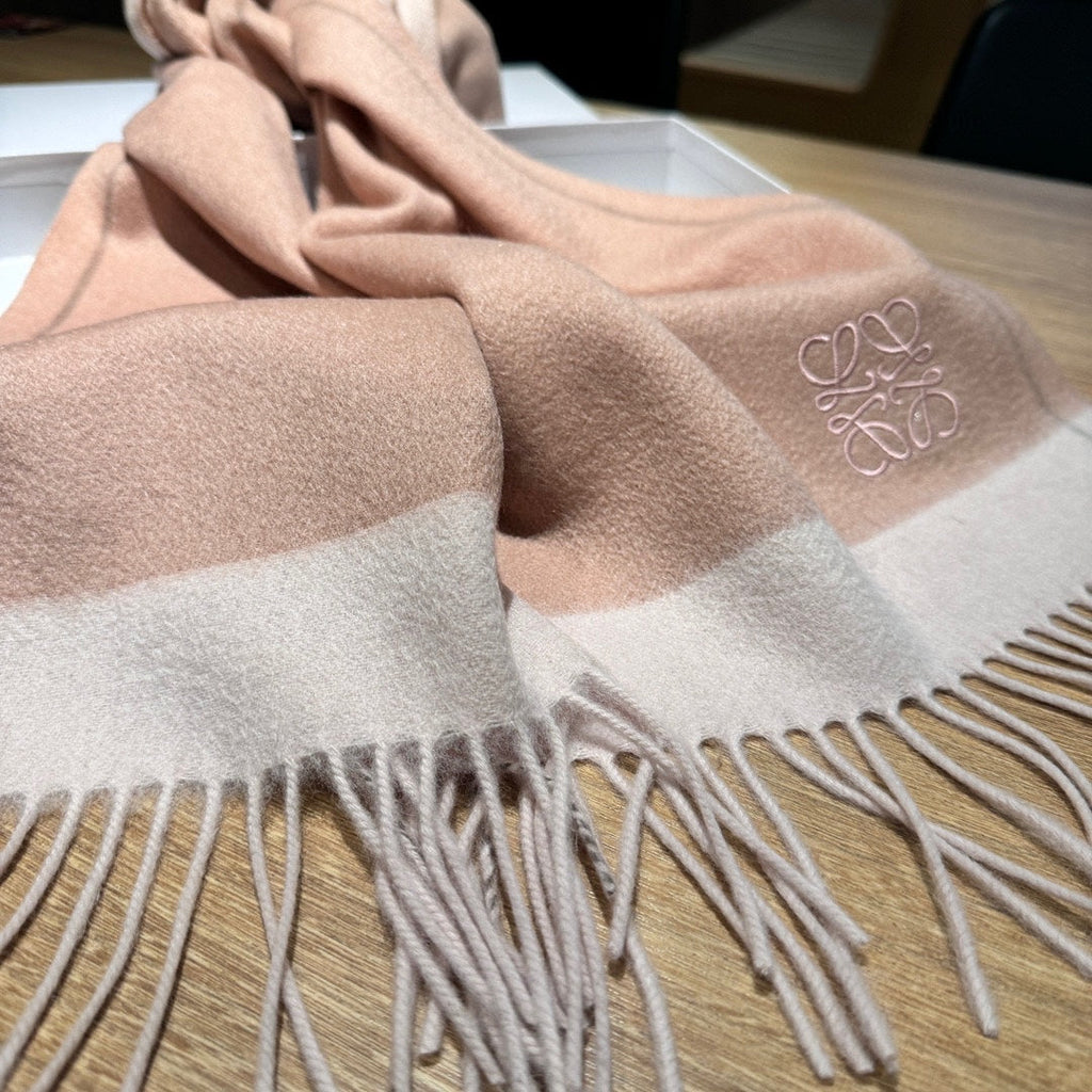 LOEWE SCARF 180 CM IN DESERT SAND CASHMERE 407397