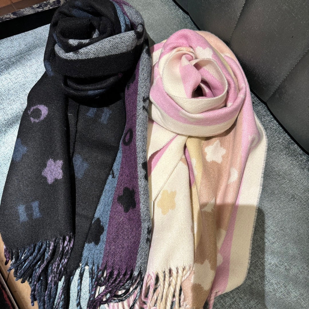 COACH STARS AND STRIPES PRINT SCARF 183 CM IN WHITE AND COLORFUL COTTON WOOL 410185