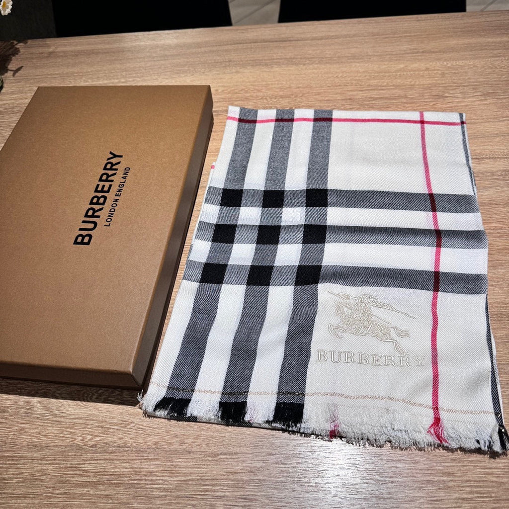 BURBERRY CHECK SCARF 200 CM IN WHITE MIX BLACK WOOL 410342