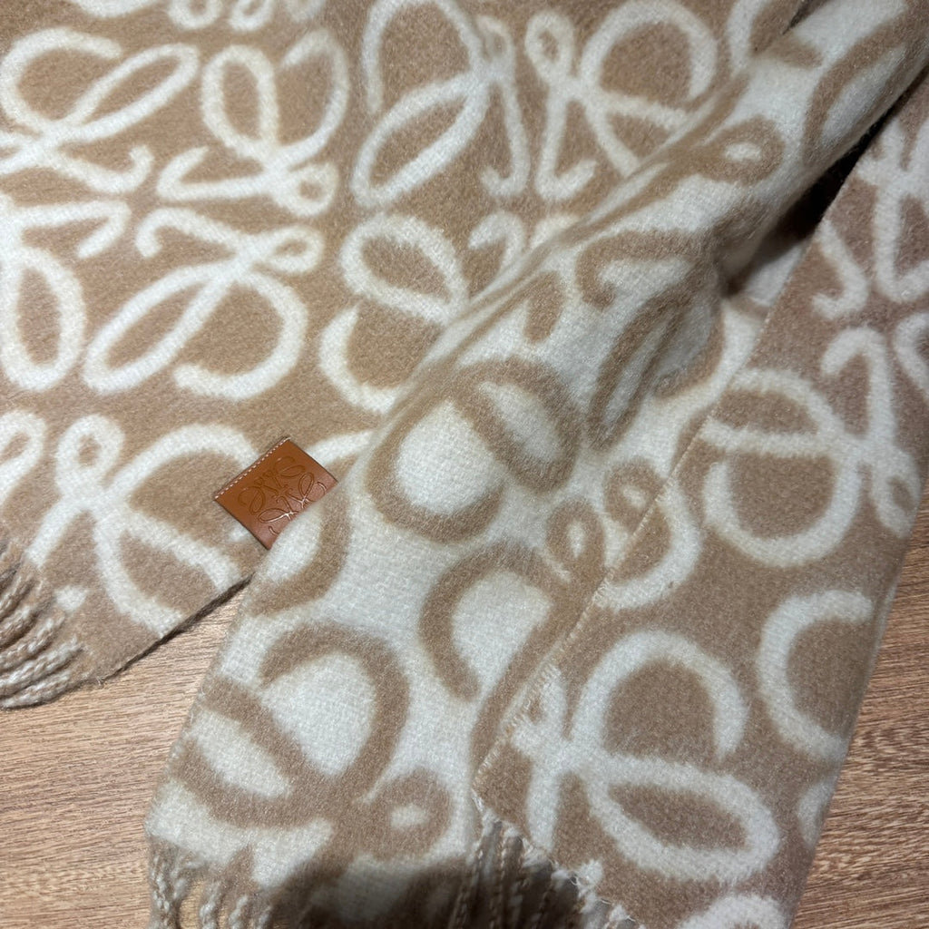 LOEWE ANAGRAM 200 CM SCARF IN BEIGE MIX WHITE ALPACA AND WOOL 411851