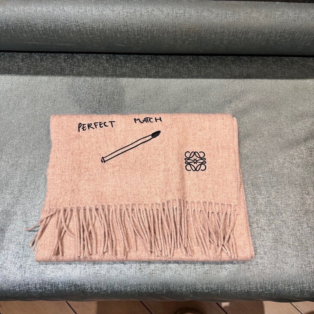 LOEWE SCARF 180 CM IN CAMEL BEIGE CASHMERE 413880