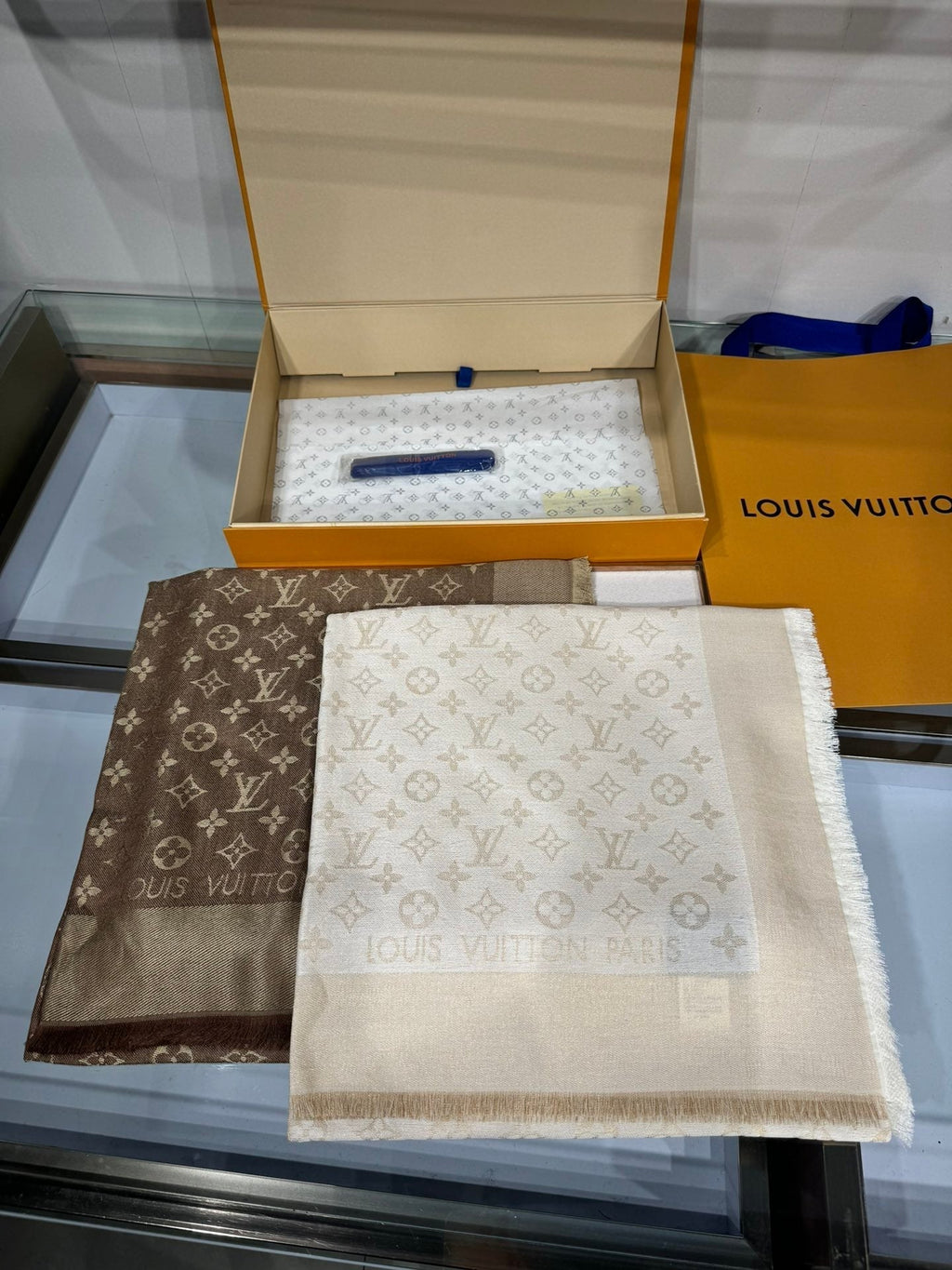 LOUIS VUITTON LV SCARF 140 CM IN WOOL MIX SILK 693013