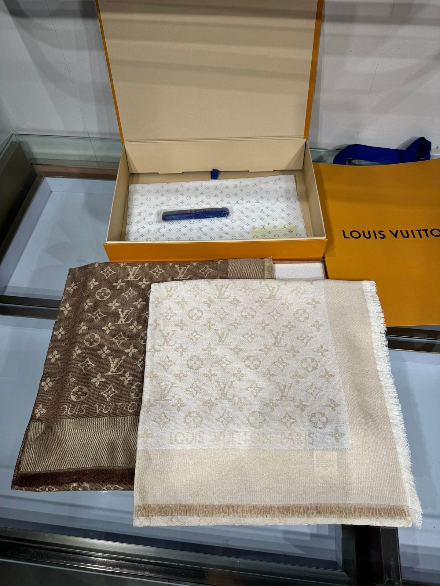 LOUIS VUITTON LV SCARF 140 CM IN WOOL MIX SILK 693013