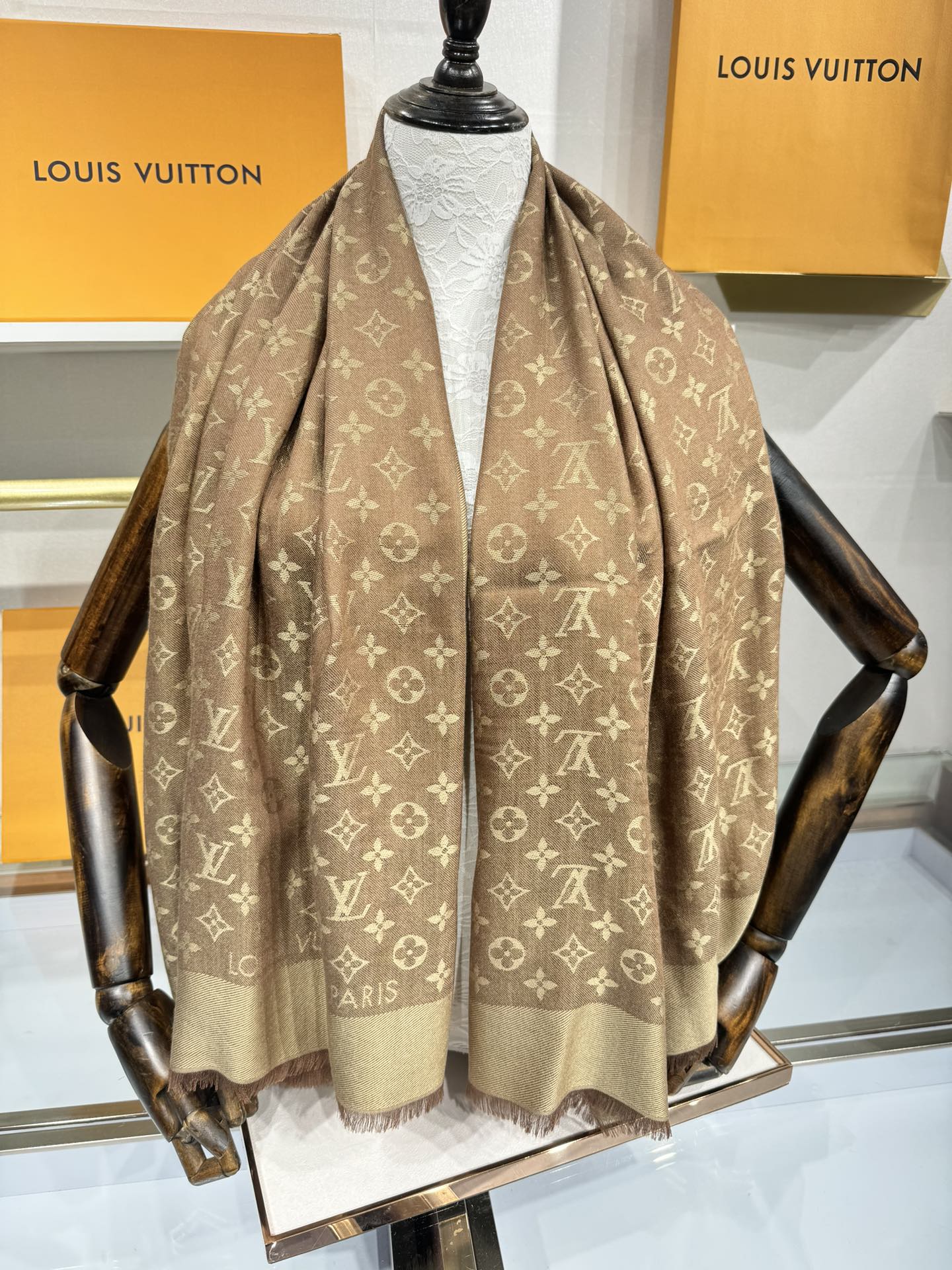 LOUIS VUITTON LV SCARF 140 CM IN WOOL MIX SILK 693014