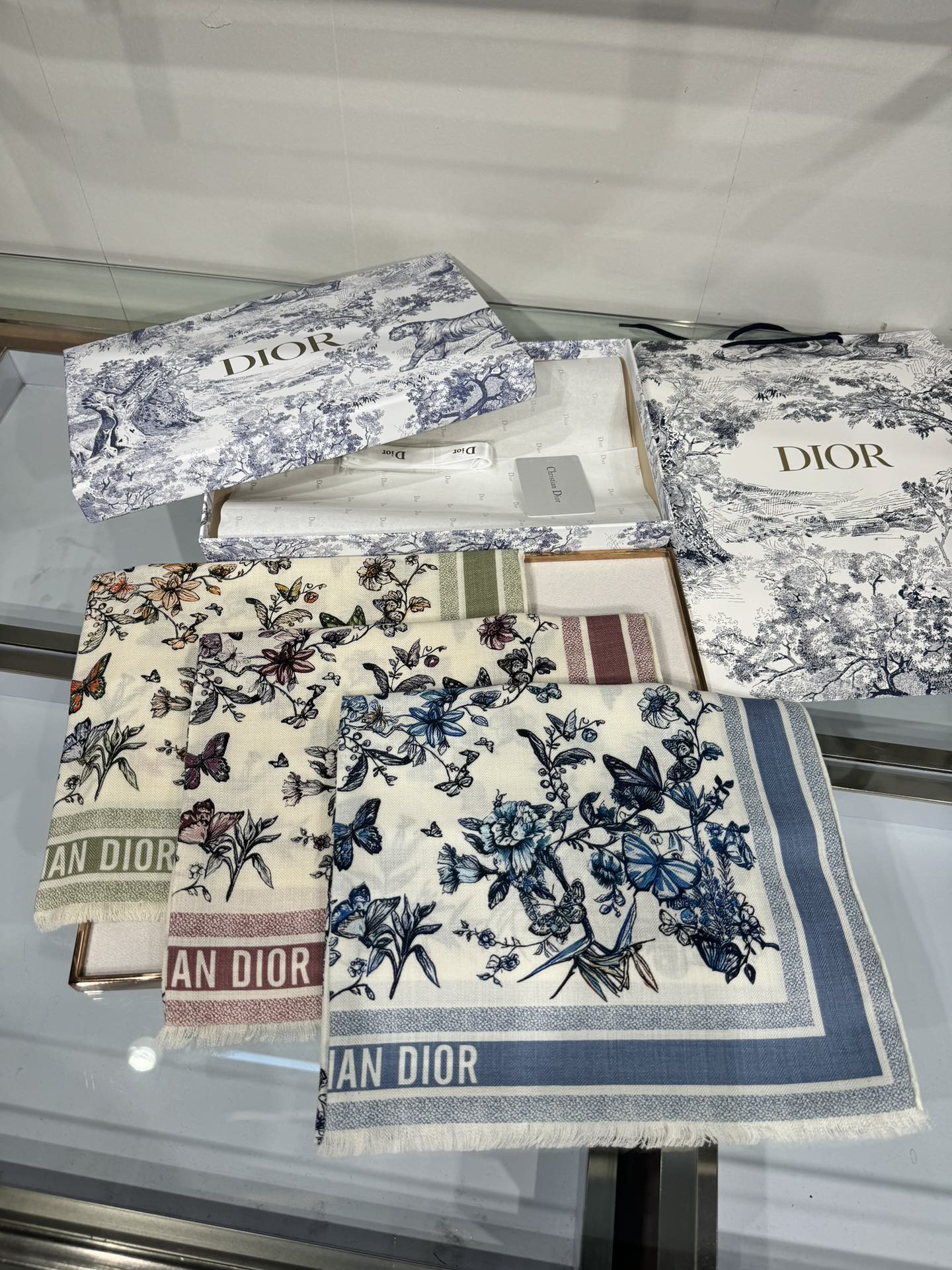 DIOR SCARF 180 CM IN COLORFUL CASHMERE AND SILK 408422