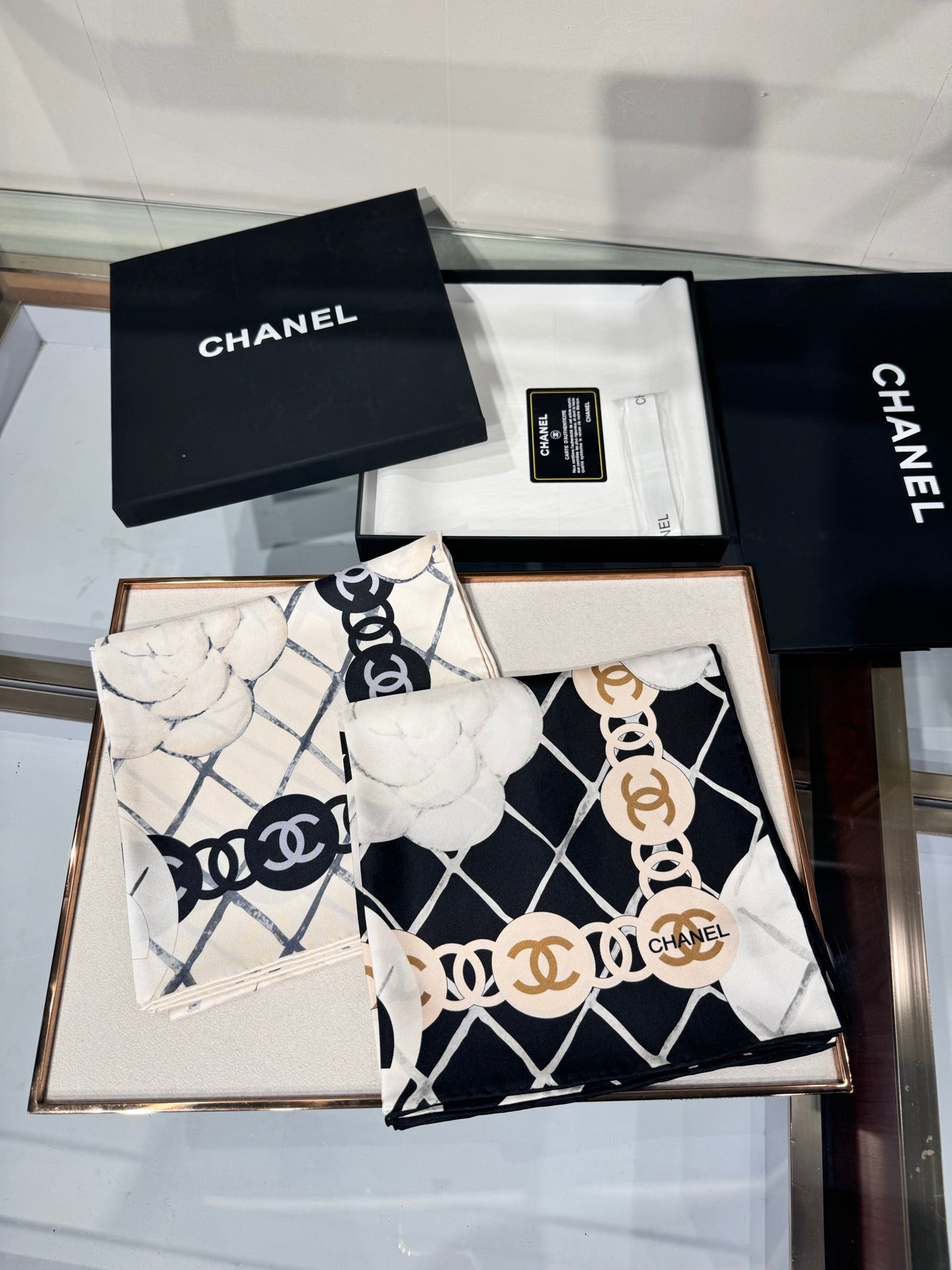 CHANEL 25S SCARF 90 IN CASHMERE SILK 737220