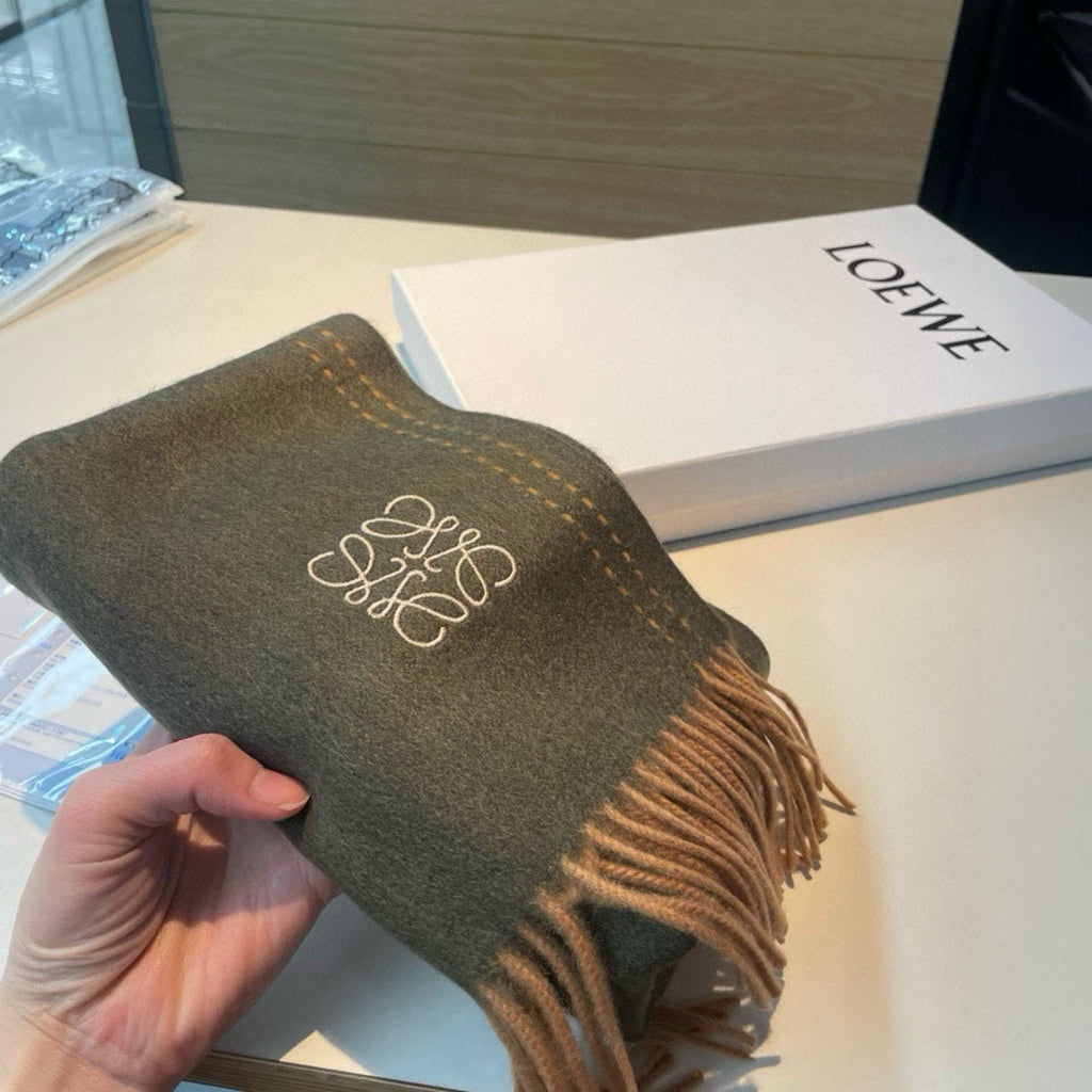 HERMES SCARF 180 CM IN OLIVE GREEN CASHMERE 350486