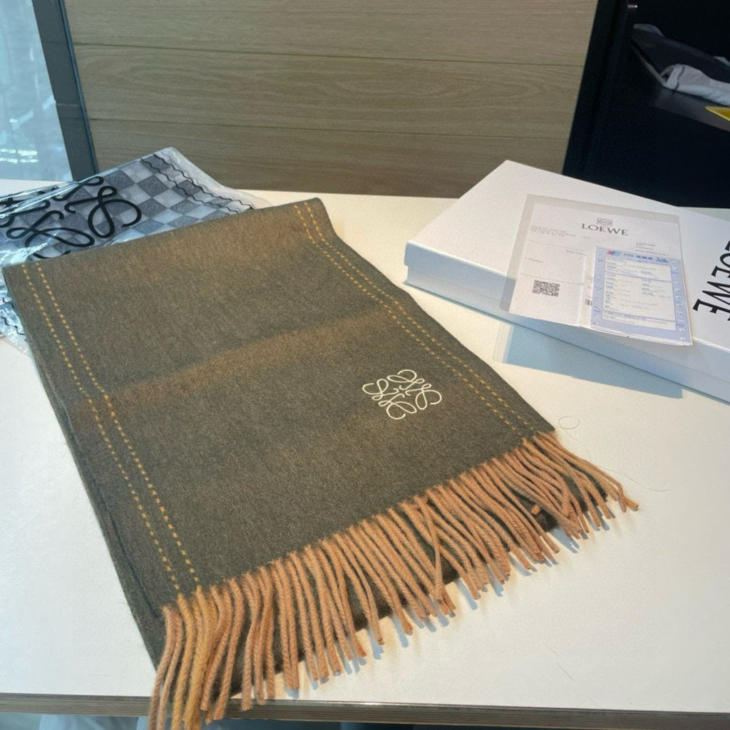HERMES SCARF 180 CM IN OLIVE GREEN CASHMERE 350486