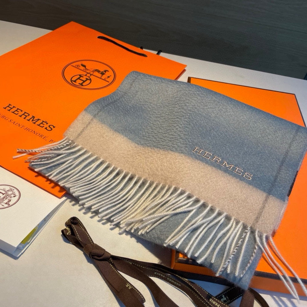 HERMES SCARF 180 CM IN POWDER BLUE CASERE 366045