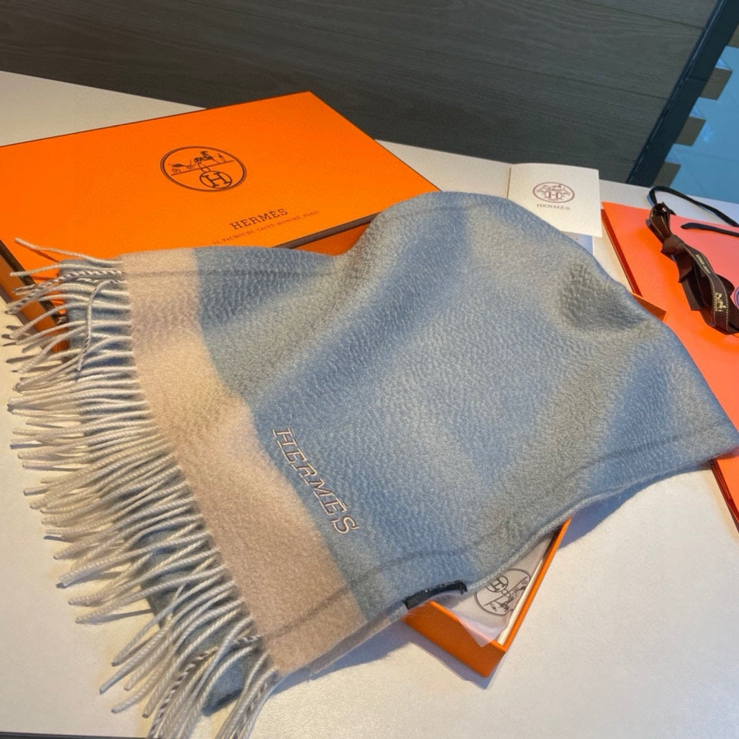 HERMES SCARF 180 CM IN POWDER BLUE CASERE 366045