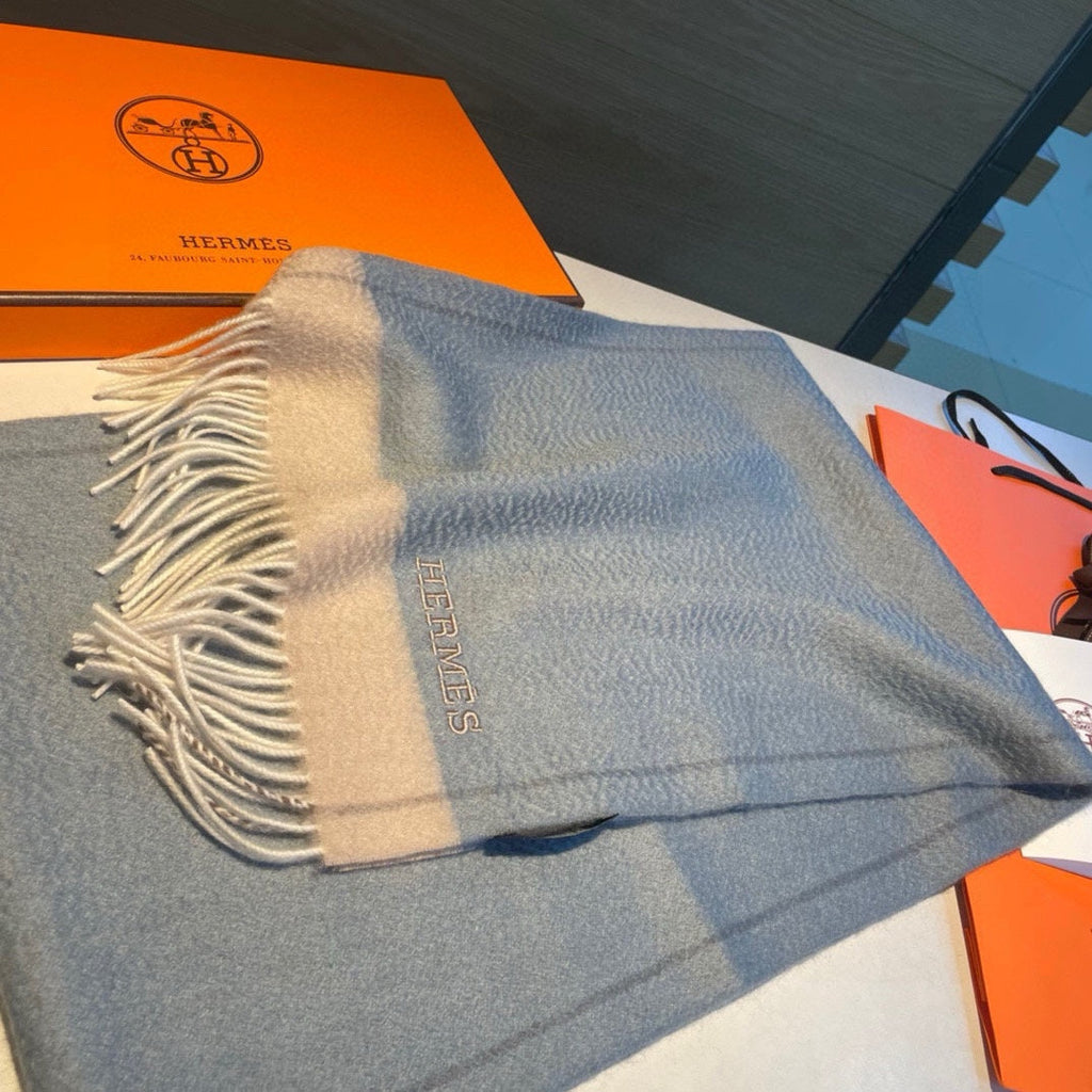 HERMES SCARF 180 CM IN POWDER BLUE CASERE 366045