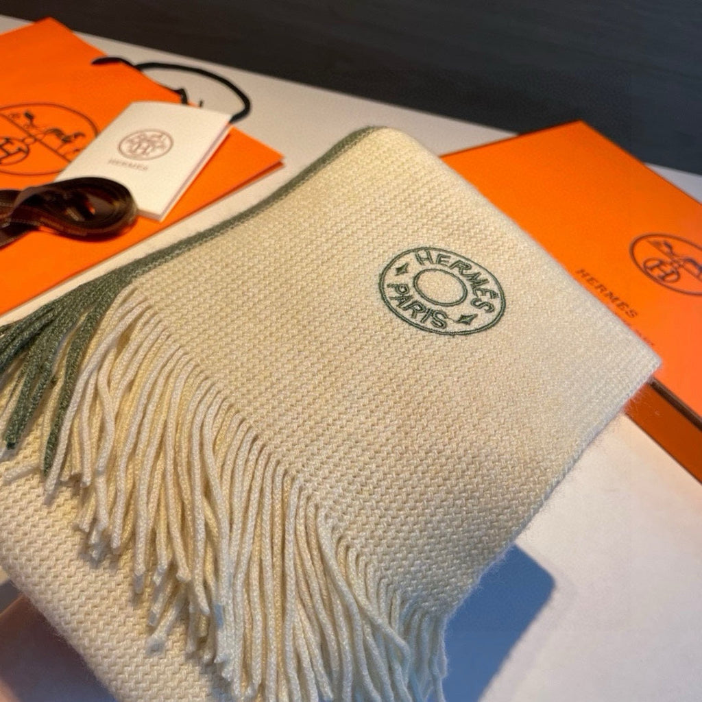 HERMES KNIT SCARF 180 IN JADE GREEN MIX WHITE CASERE