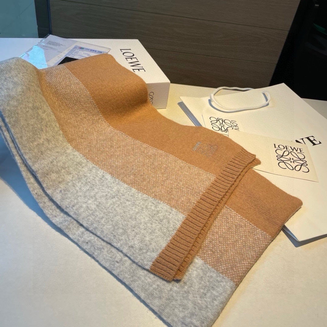 LOEWE SCARF 190 CM IN CINNAMON BROWN CASHMERE 390837