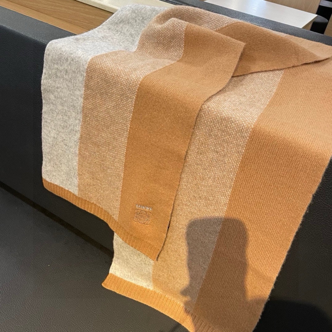 LOEWE SCARF 190 CM IN CINNAMON BROWN CASHMERE 390837