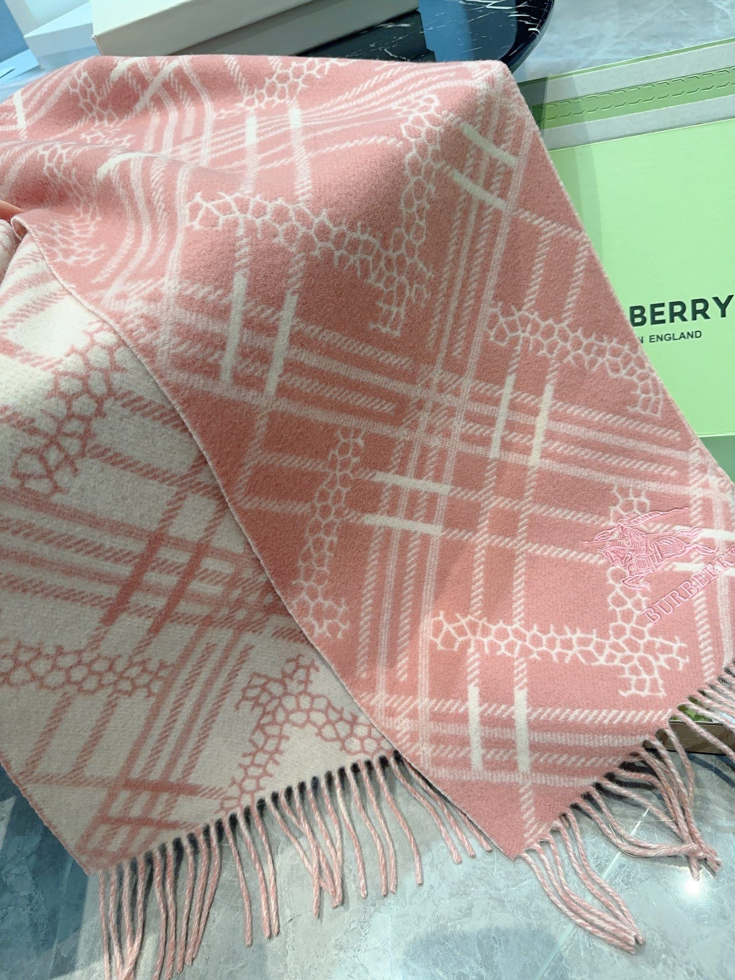 BURBERRY CLASSIC CHECK SCARF 168 CM IN ROSE PINK CASHMERE 396321