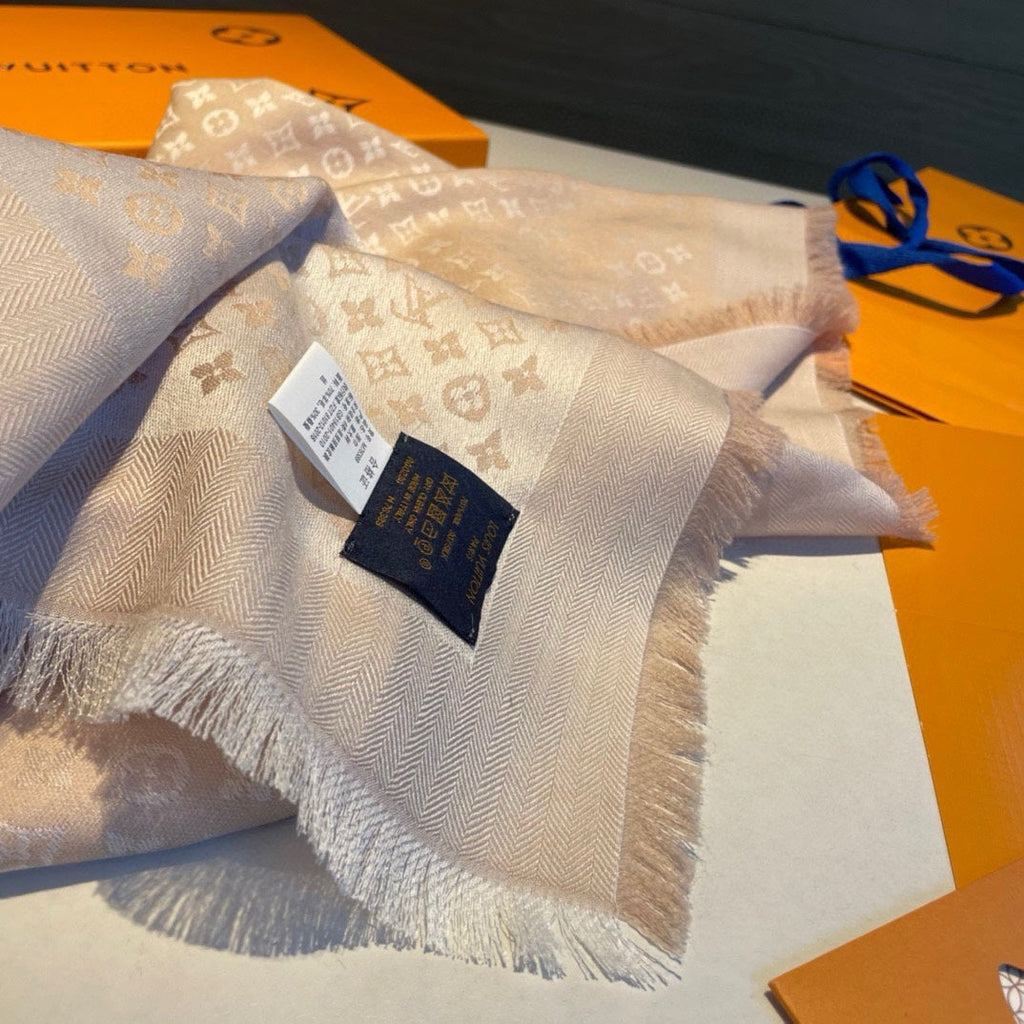 LOUIS VUITTON MONOGRAM SHINE SCARF 120 CM IN METALLIC BEIGE WOOL AND MULBERRY SILK 398197