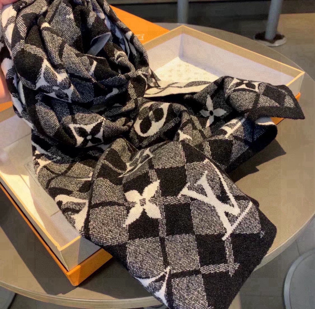 LOUIS VUITTON SCARF 180 CM IN BLACK MIX WHITE CASHMERE 398237