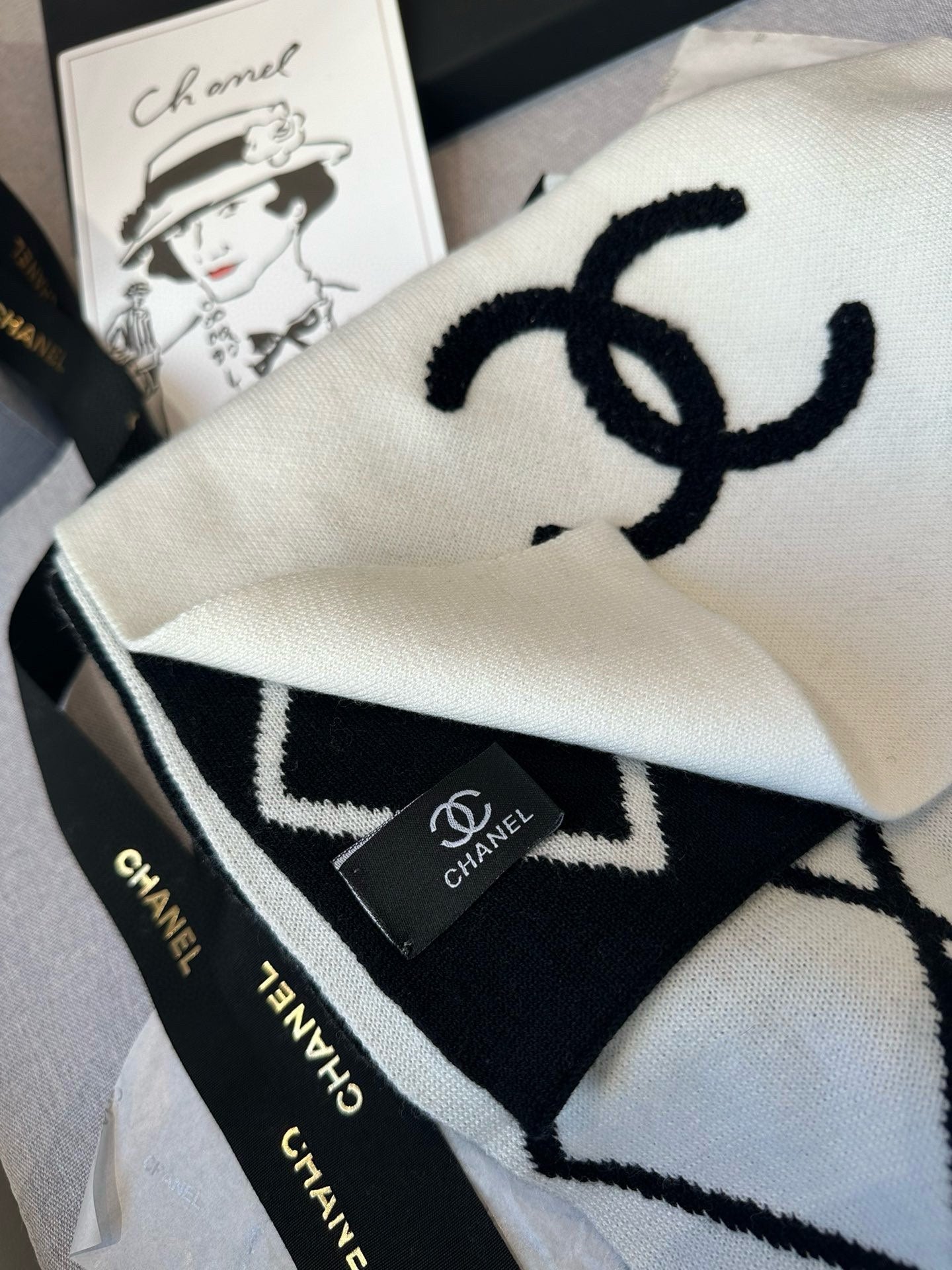 CHANEL SCARF 180 CM IN BLACK MIX WHITE CASHMERE 401971