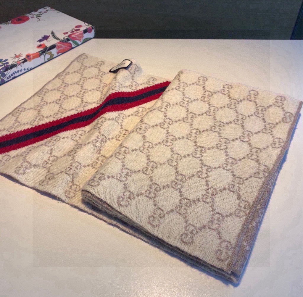 GUCCI CLASSIC SCARF 180 CM IN ECRU TAN MONOGRAM CASHMERE 401993
