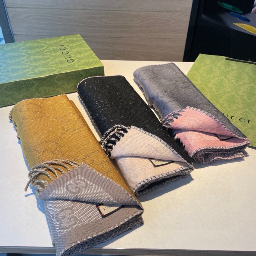 GUCCI SCARF IN PEANUT BROWN AND KHAKI BROWN WOOL 405142