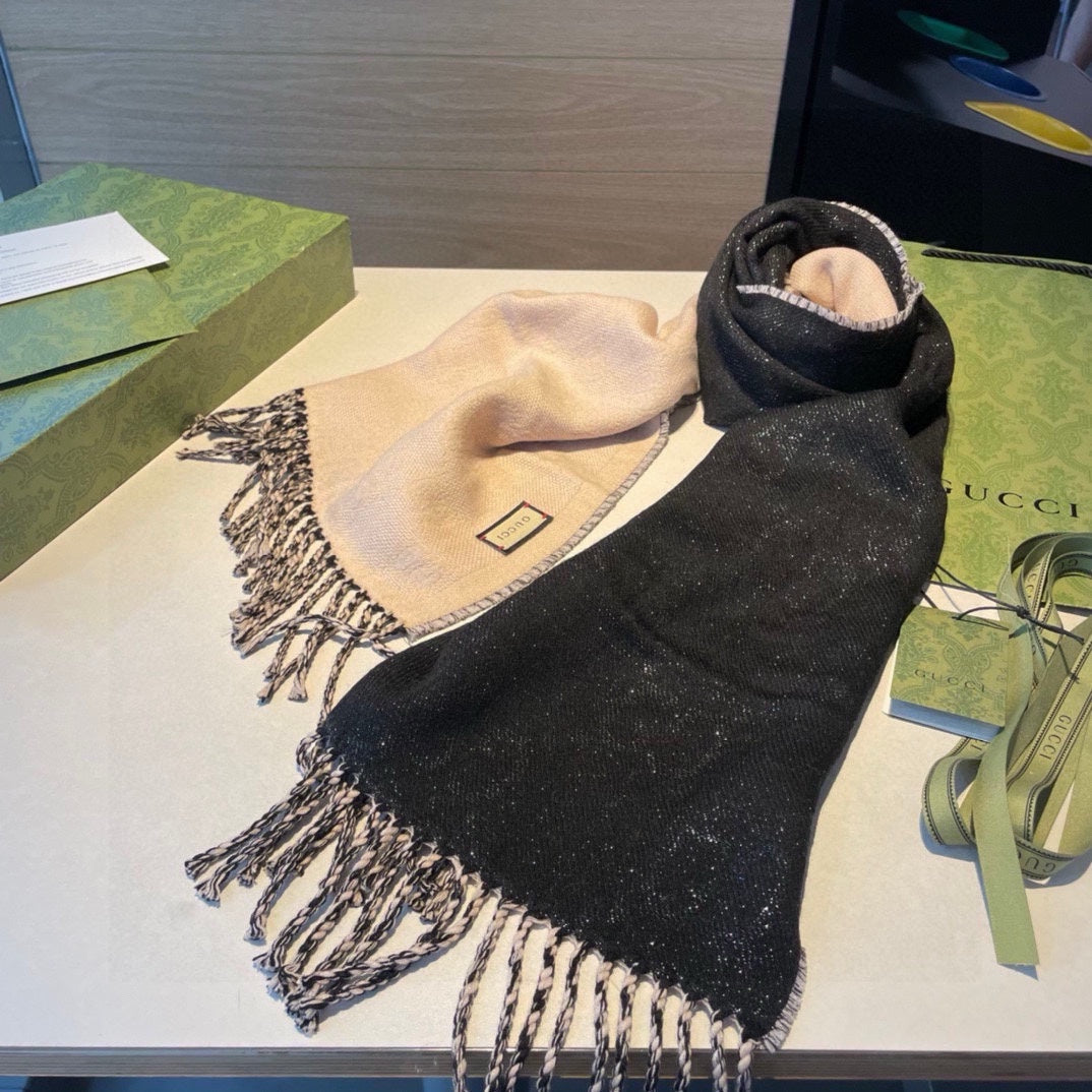GUCCI SCARF IN BLACK AND BEIGE WOOL 405144