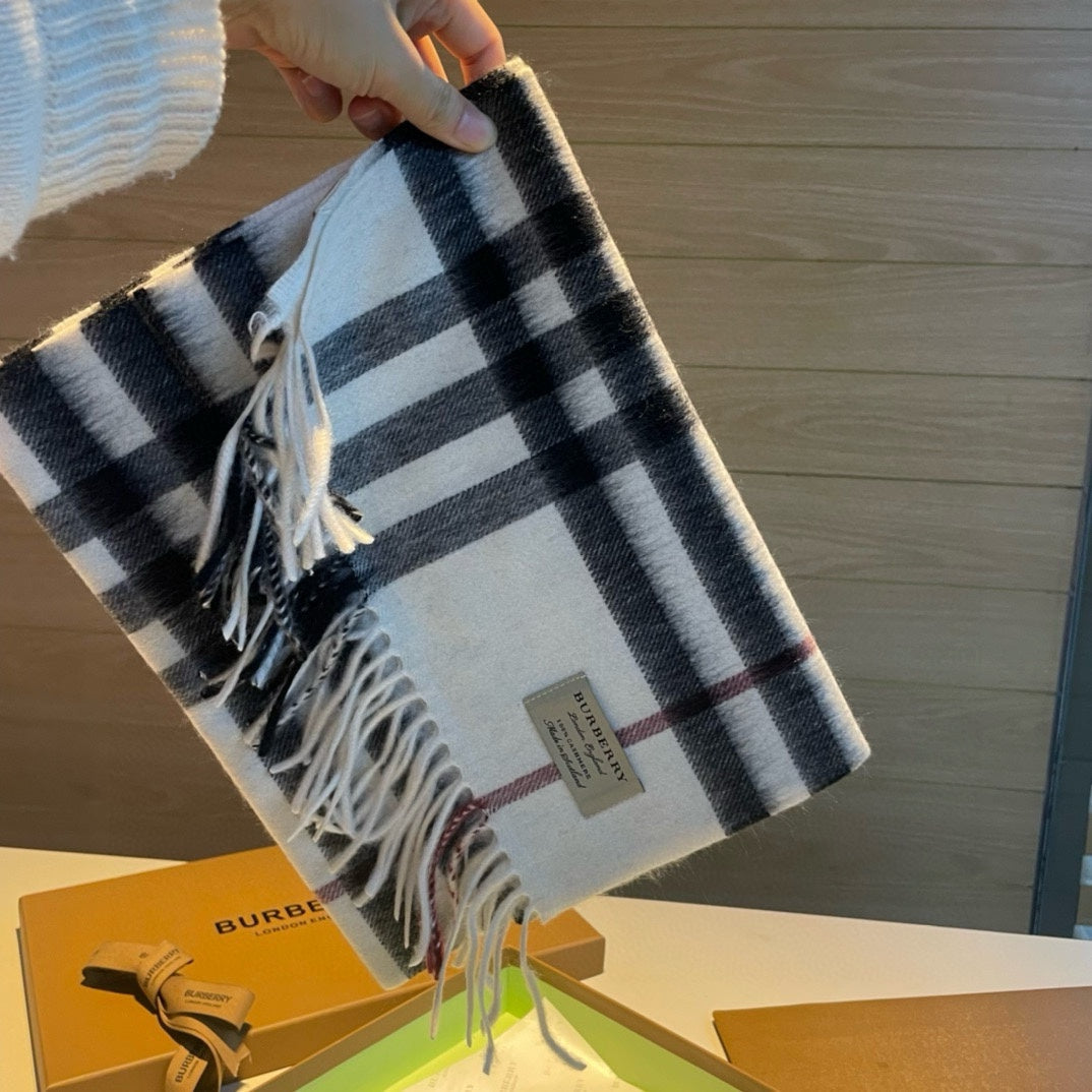 BURBERRY SCARF 168 CM IN BLACK MIX WHITE CASHMERE 408588
