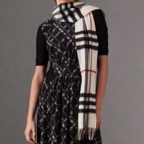 BURBERRY SCARF 168 CM IN BLACK MIX WHITE CASHMERE 408588