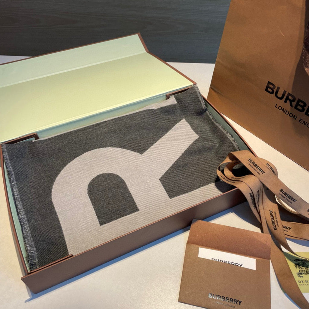 BURBERRY BBR SCARF 180 CM IN CASHMERE 492912