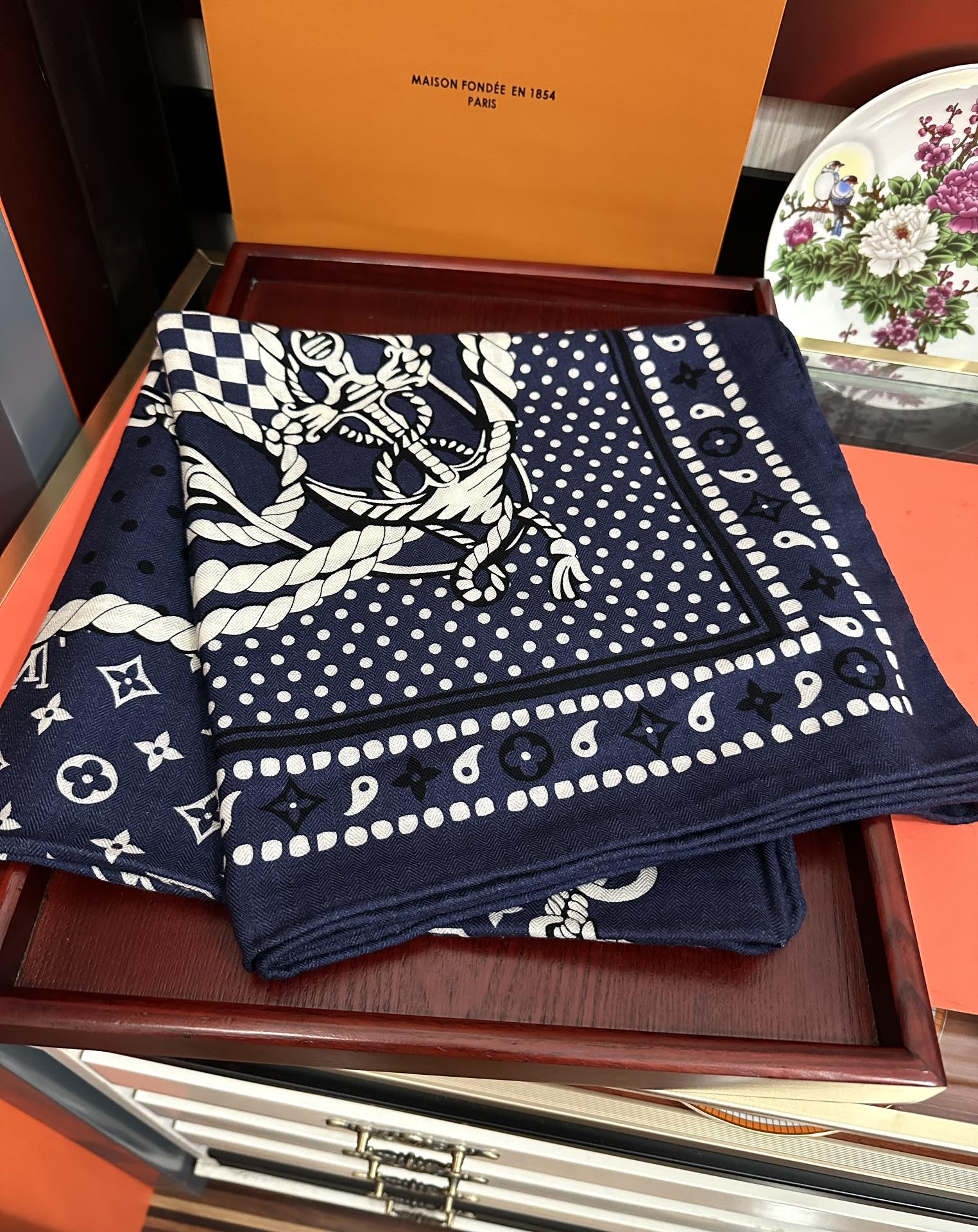 LOUIS VUITTON SAILOR BANDANA SQUARE IN MARINE BLUE SILK SCARF 140 CM