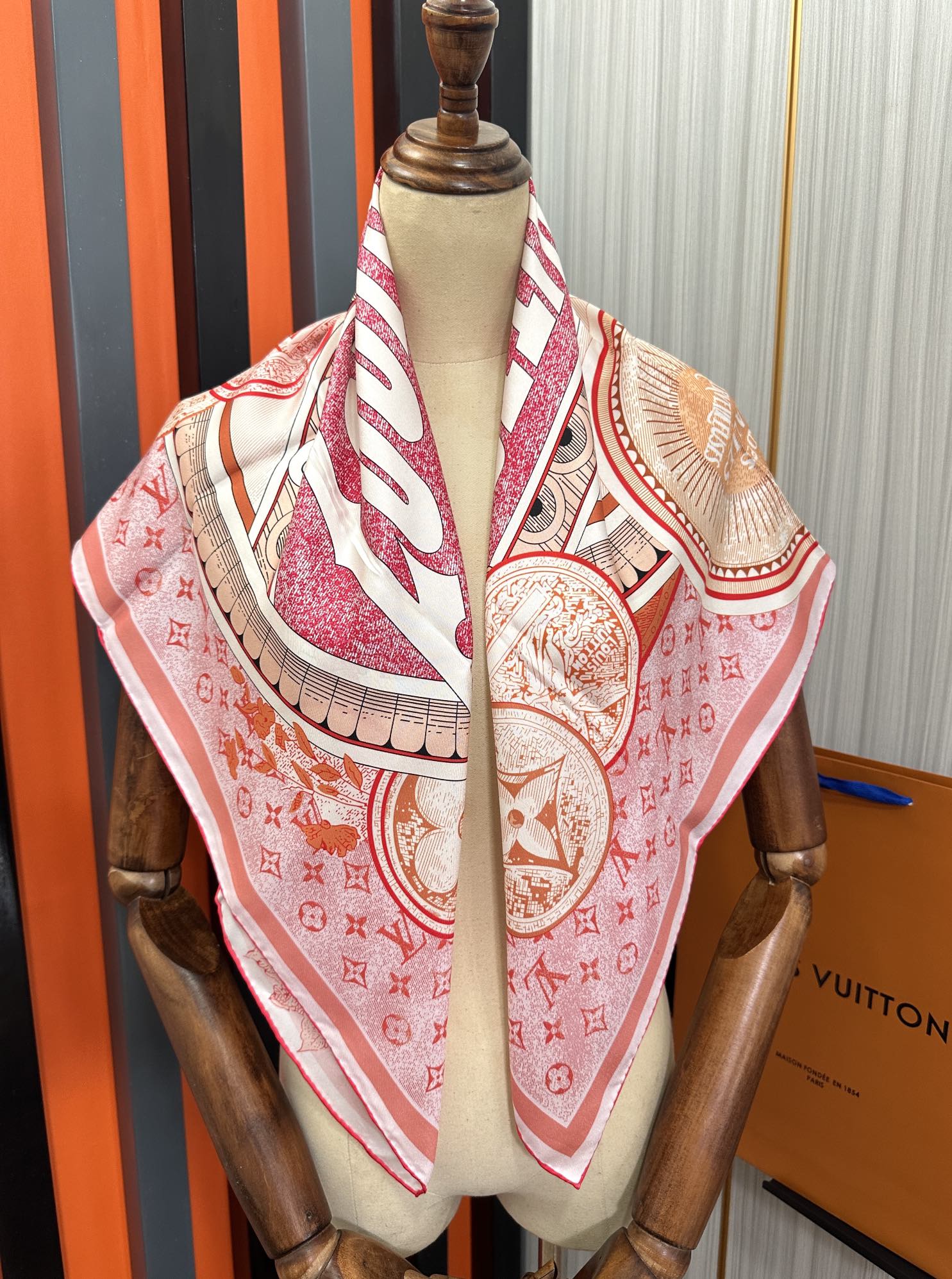 LOUIS VUITTON SQUARE SILK SCARF MALLES MERVEILLEUSES 90 CM PINK 399996