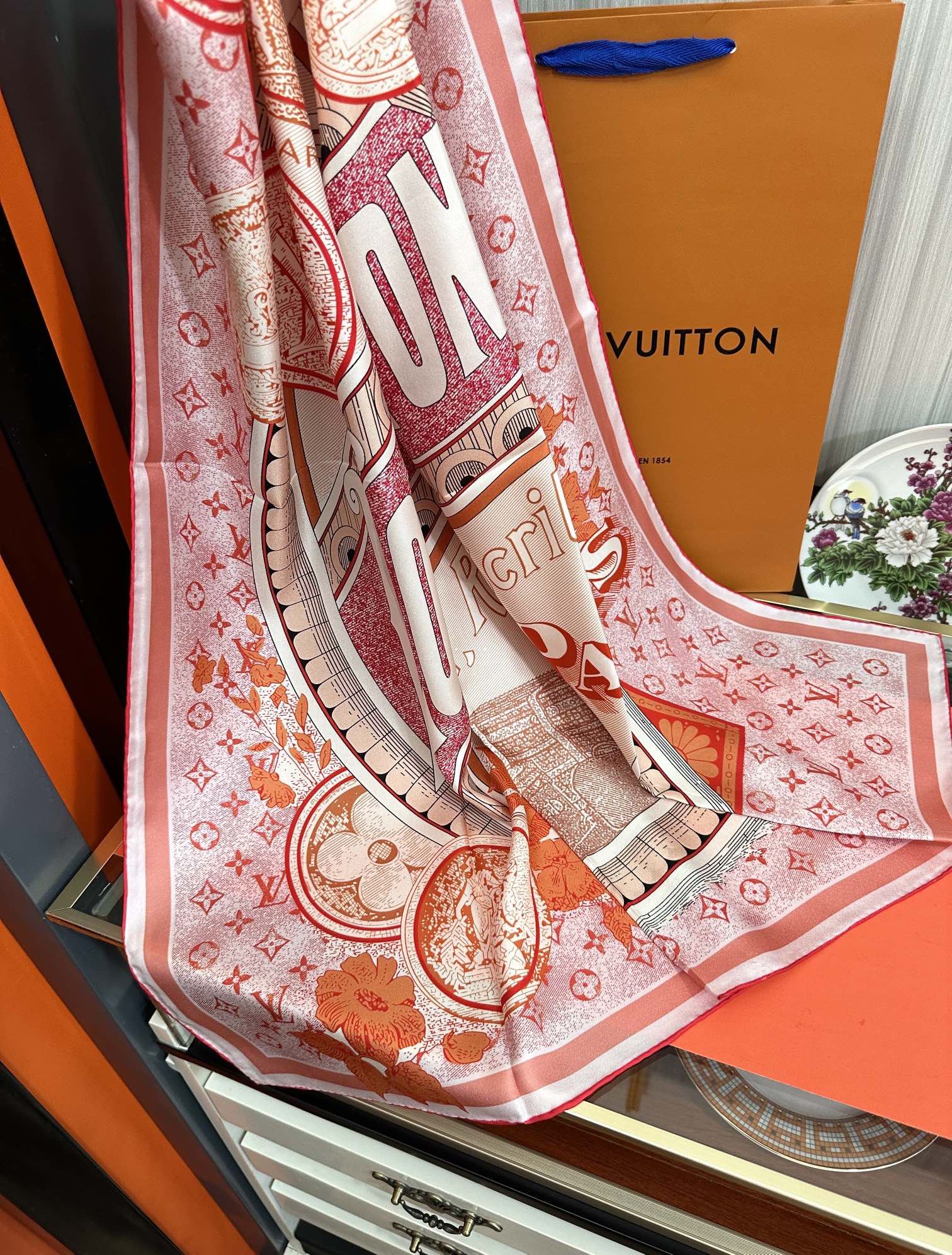 LOUIS VUITTON SQUARE SILK SCARF MALLES MERVEILLEUSES 90 CM PINK 399996