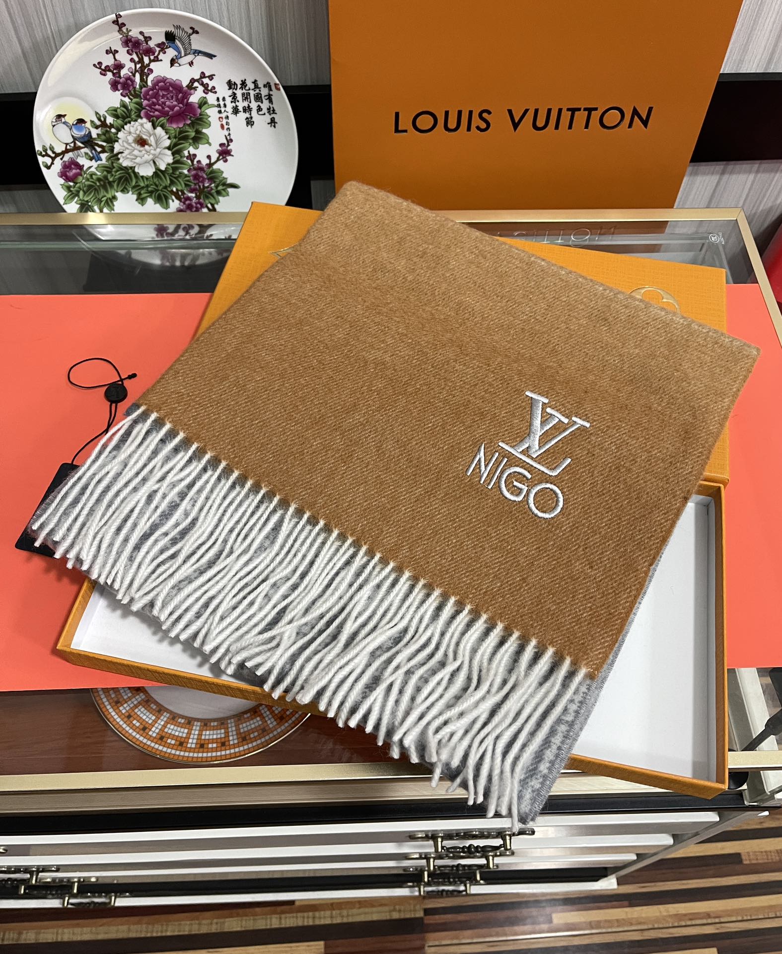 LOUIS VUITTON SCARF 200 CM IN BROWN MIX GREY CASHMERE 400011