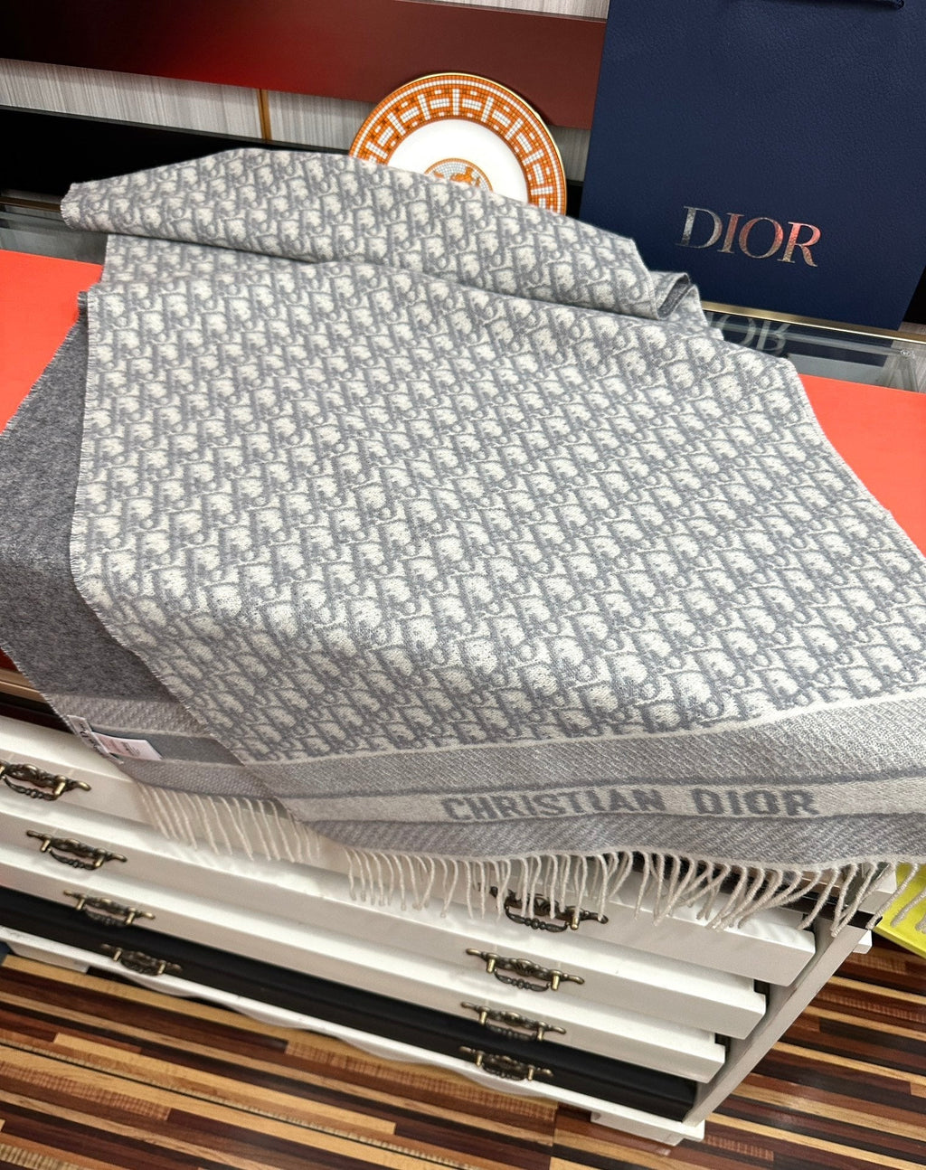 DIOR OBLIQUE 190 CM SCARF IN LIGHT GREY TECHNICAL CASHMERE 415487