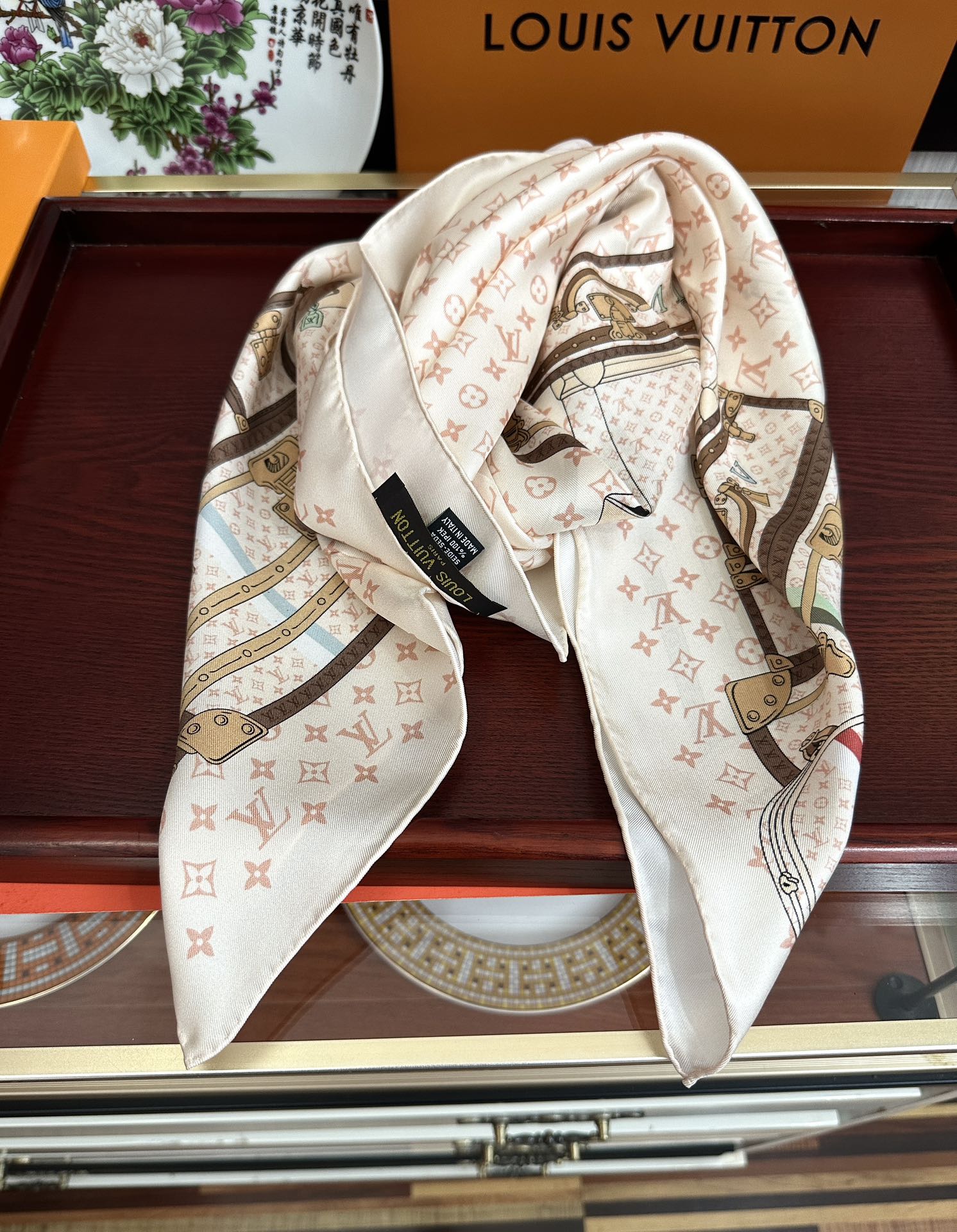 LOUIS VUITTON LV SCARF 90 CM IN SILK 719908