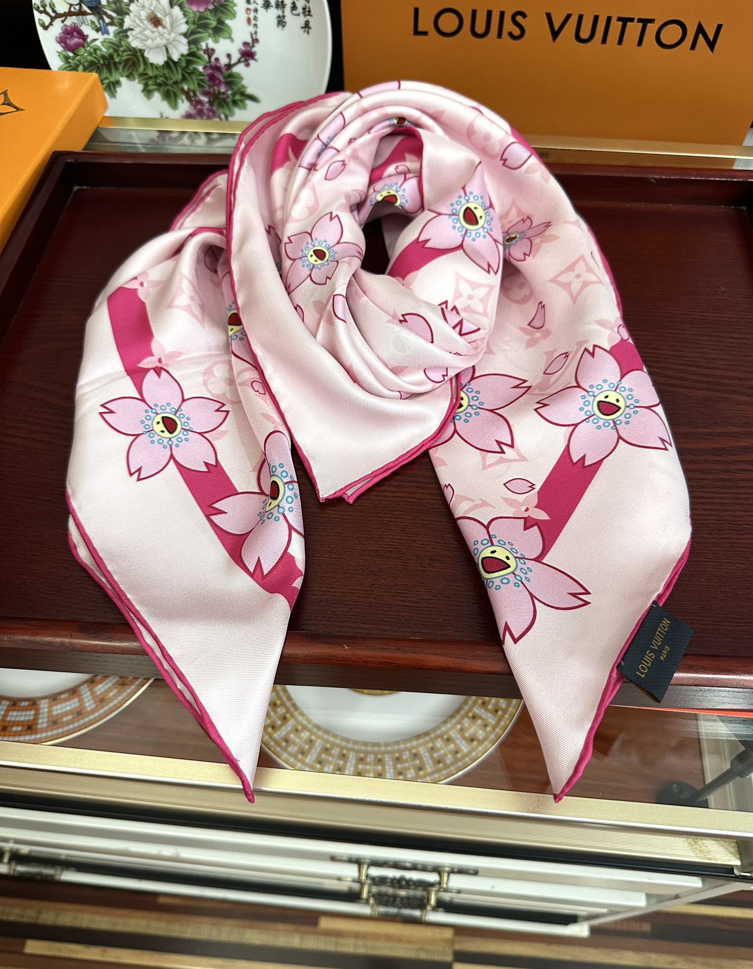LOUIS VUITTON LV SCARF 90 CM IN SILK 723122